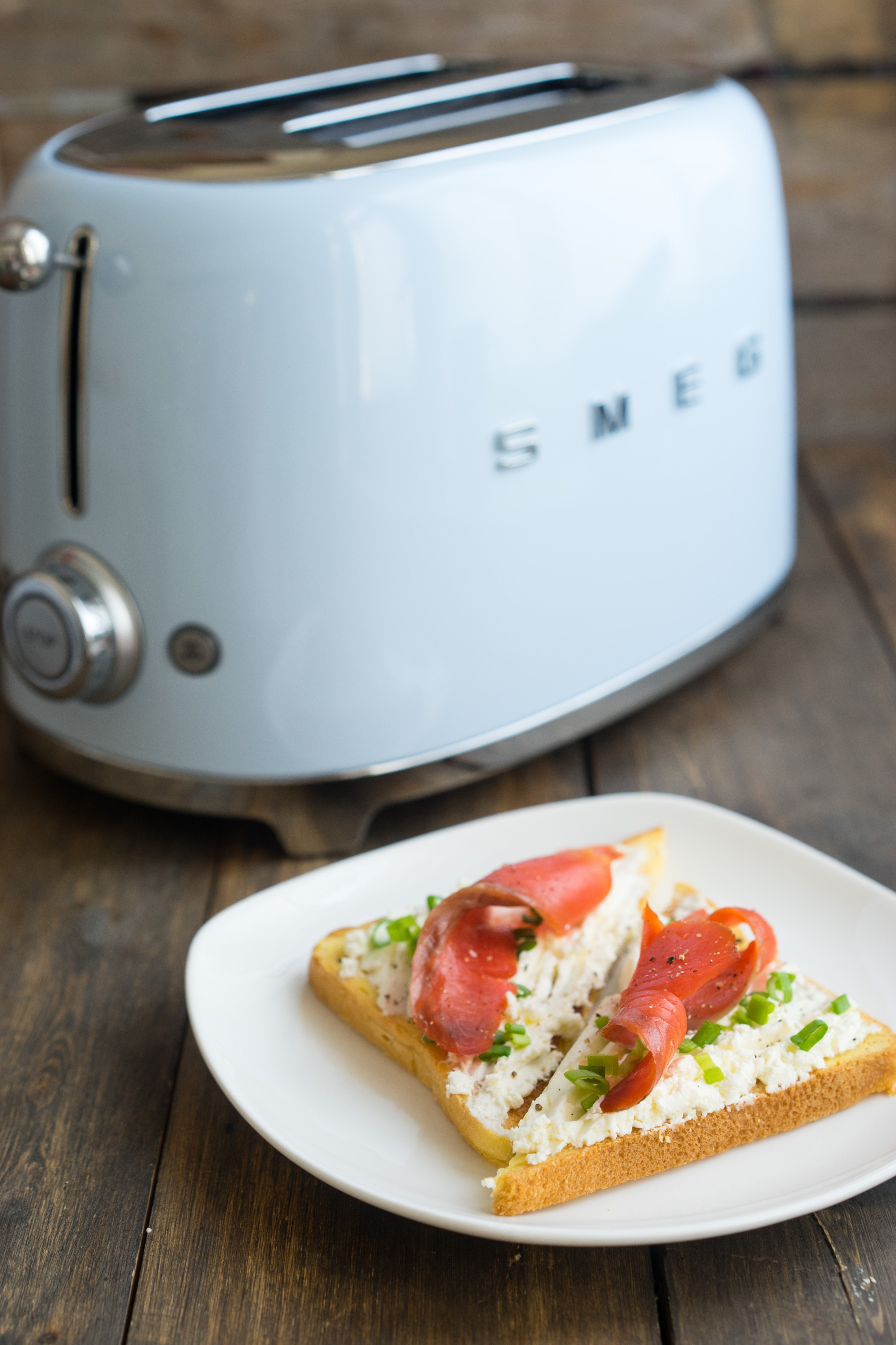 EAN 8017709189099 - Smeg TSF01PBEU tostadora 6 2 rebanada(s) 950 W Azul imagen 44