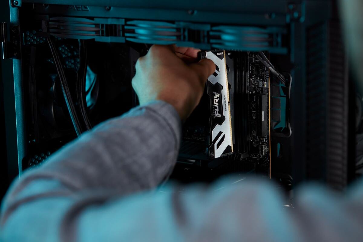 EAN 0740617338683 - Kingston Technology FURY Renegade módulo de memoria 48 GB 1 x 48 GB 6400 MT/s imagen 16