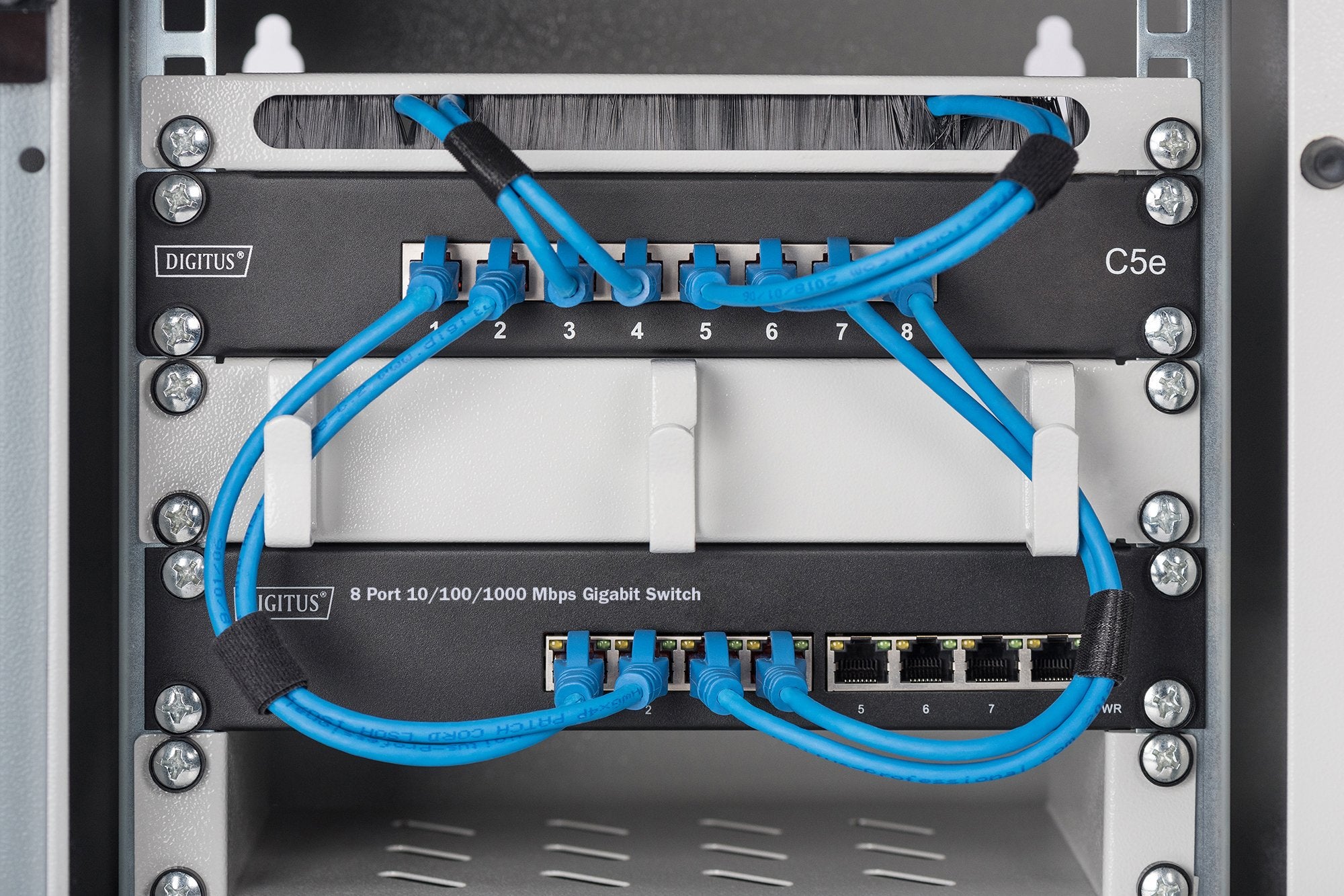 EAN 4016032464365 - Digitus DN-95331 switch L2+ Gigabit Ethernet (10/100/1000) Energía sobre Ethernet (PoE) Negro imagen 2