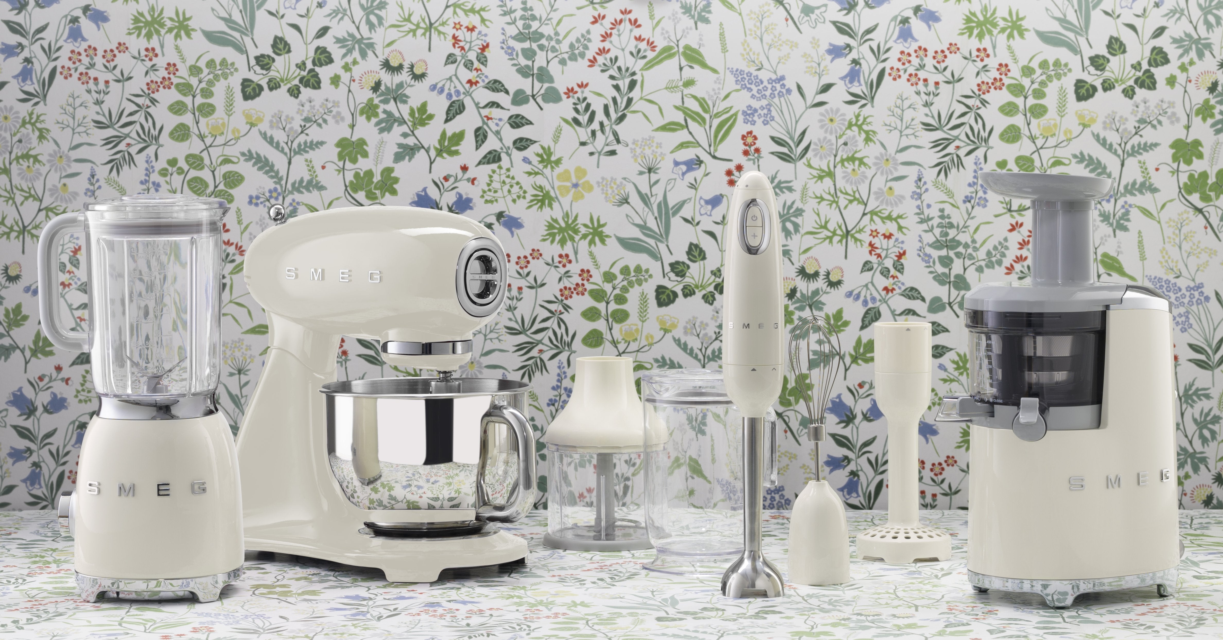 EAN 8017709269159 - Smeg SMF03CREU batidora Batidora de varillas 800 W Crema de color imagen 18