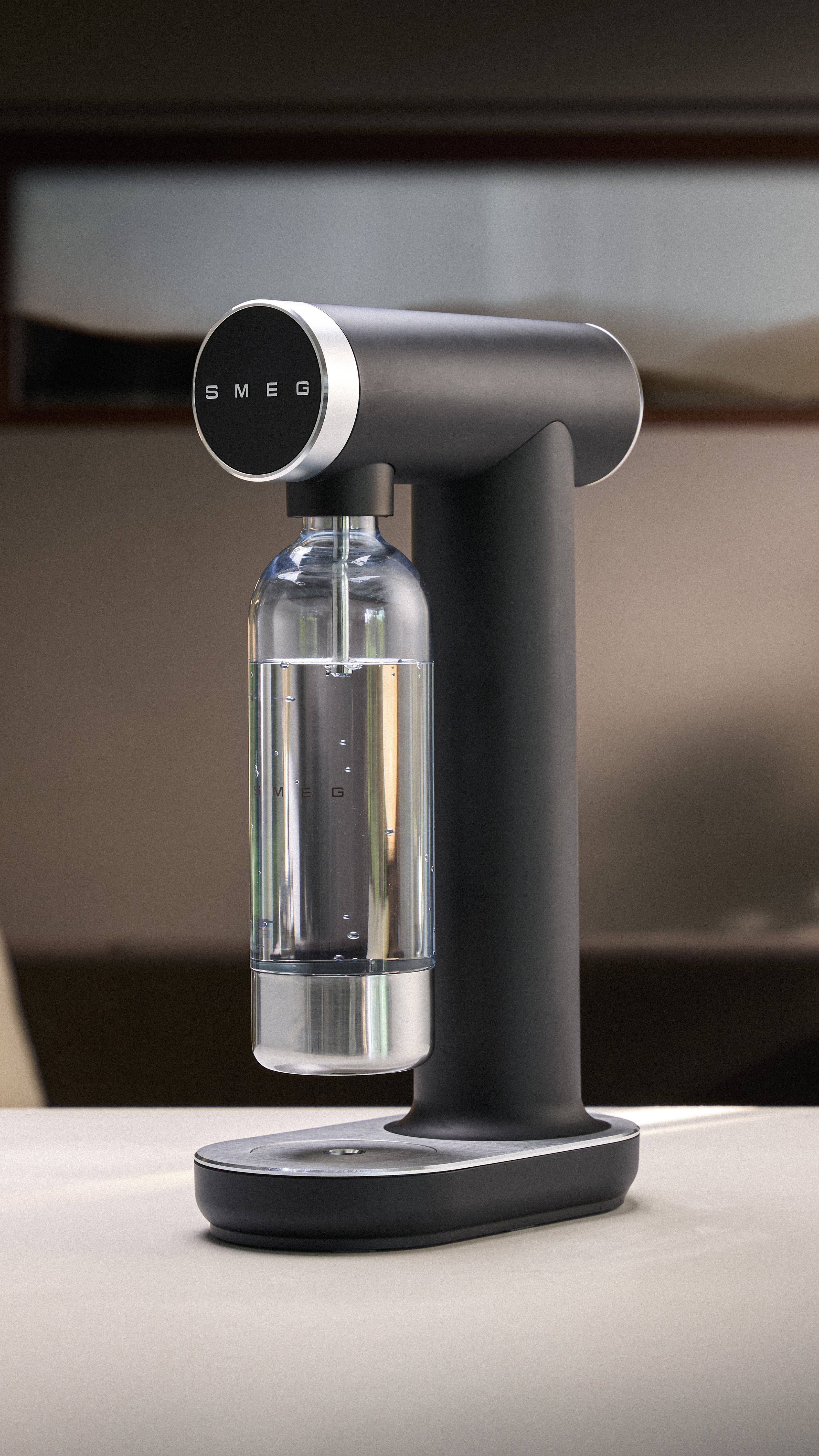 EAN 8017709347512 - Smeg SKC01BLM carbonatador Plástico Negro imagen 23