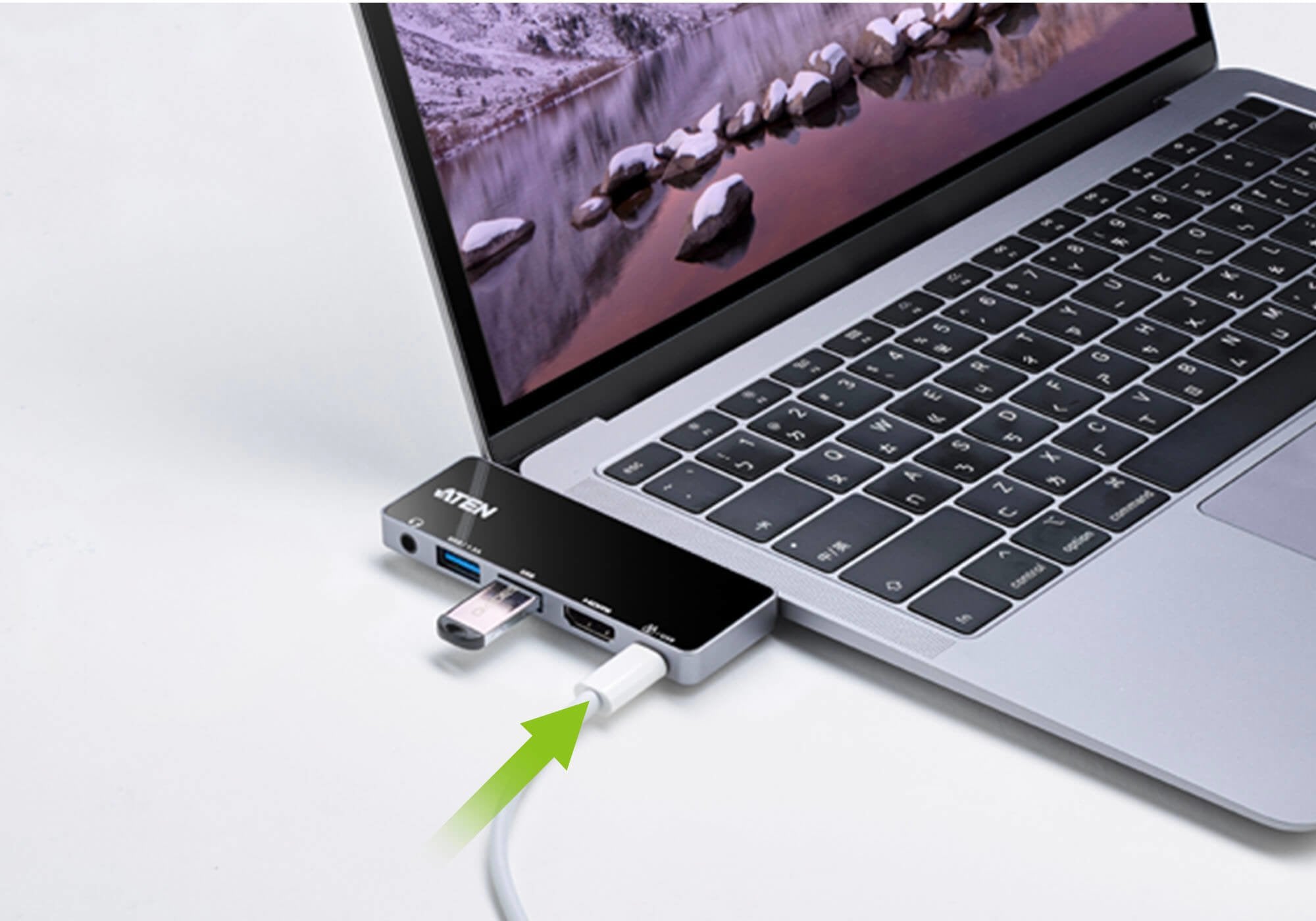 Aten Uh3238 Travel Dock 5 Usb-C Con Paso De Alimentación