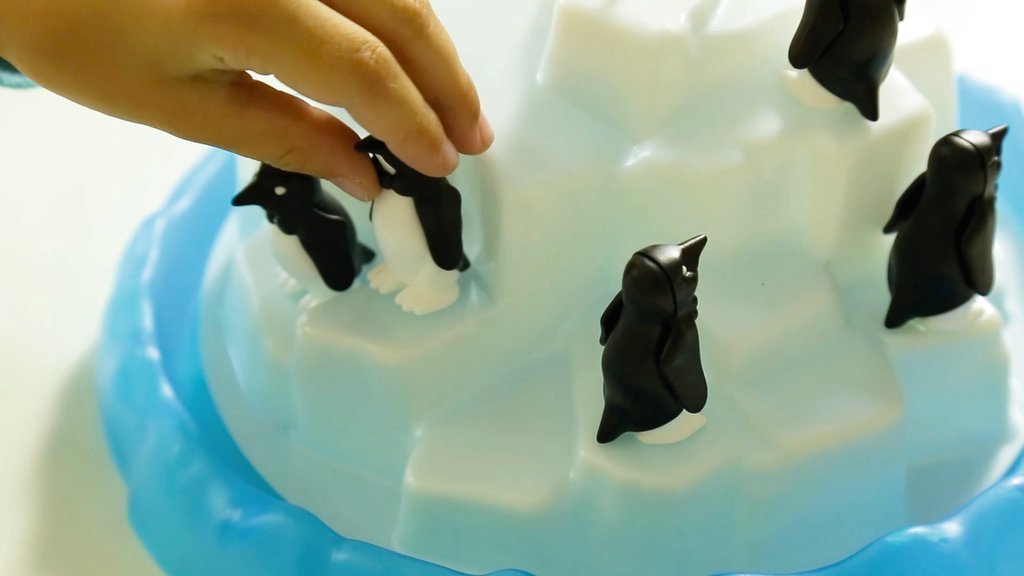 Ravensburger Splish Splash Pingüino 213252