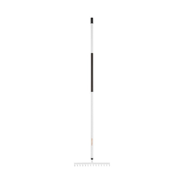 EAN 6411501355232 - Fiskars 1019608 rastrillo Rastrillo de jardín Negro, Plata Aluminio imagen 1