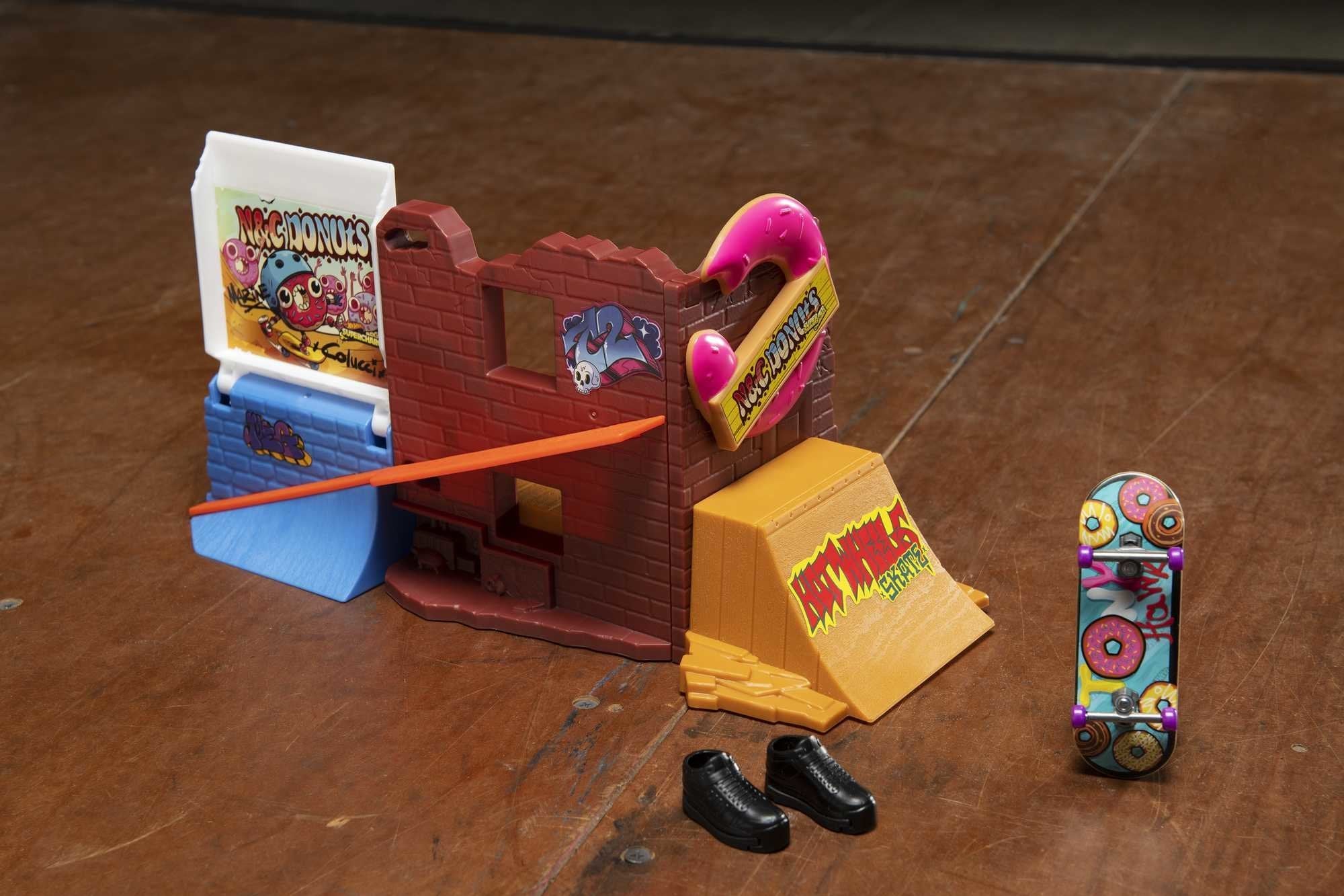 Mattel Hot Wheels Skate Donut Skatepark