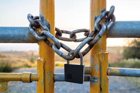 Cerradura De Huella Digital Schwaiger Con Grillete De Acero + Llave De Emergencia