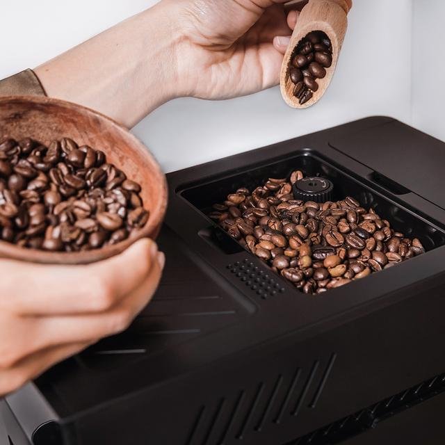 Cafetera Cecotec Cremmaet Commpact Totalmente Automática Máquina Espresso 1,1 L