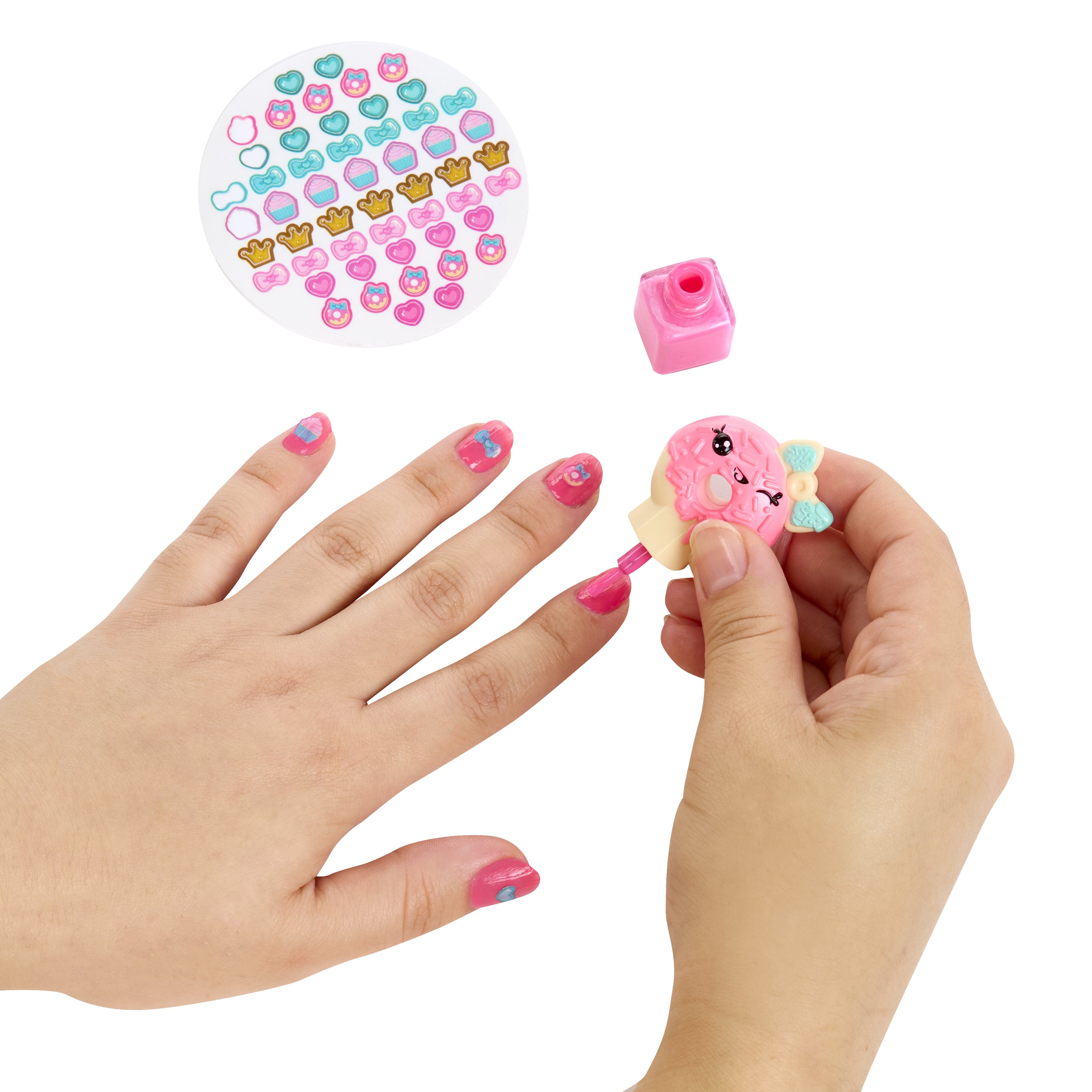 EAN 35051546733 - MGA Entertainment Yummiland Beauty Bag Playset + Lip Gloss Doll - Cupcake Beauty Bag imagen 4