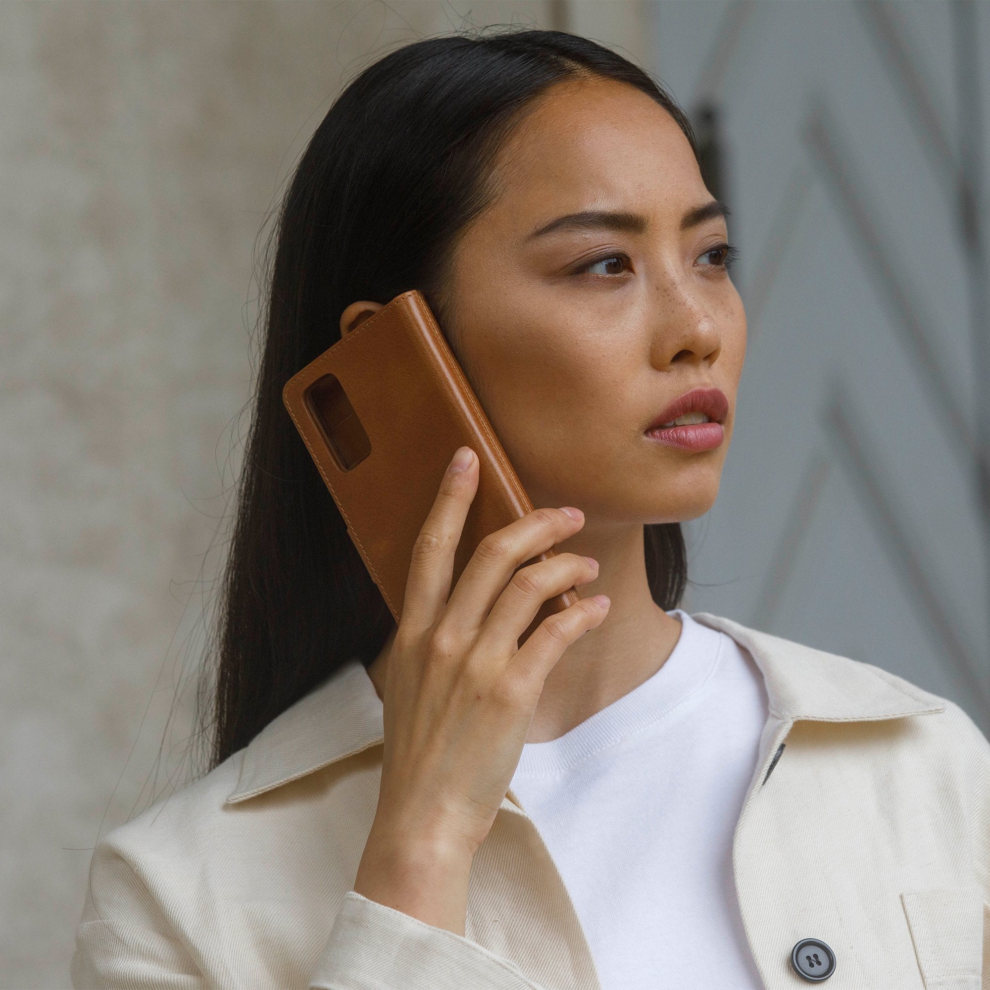 EAN 5711428015082 - dbramante1928 Lynge funda para teléfono móvil 16,5 cm (6.5") Folio Bronceado imagen 15