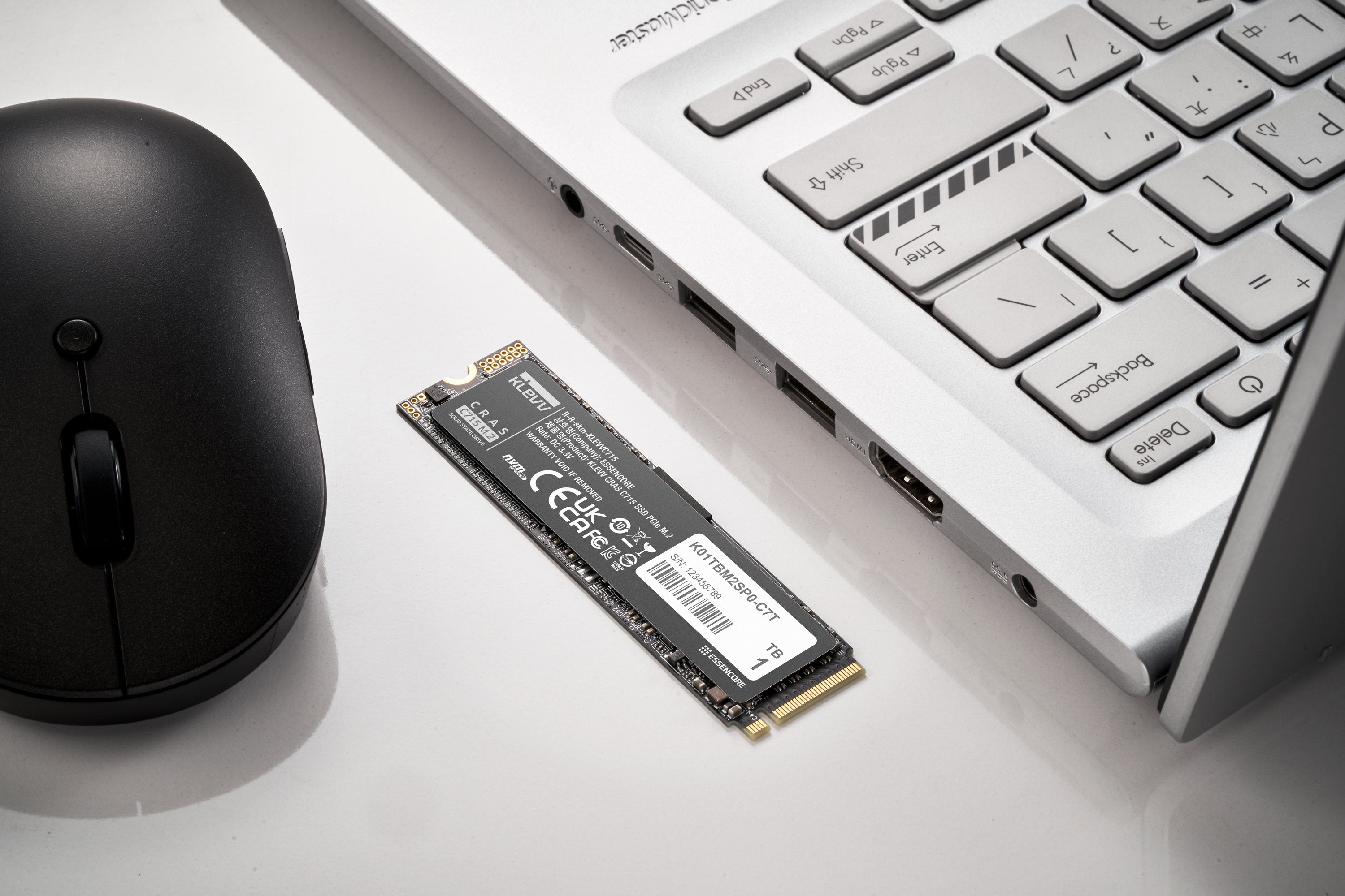 EAN 4895194901815 - Klevv CRAS C715 1 TB M.2 PCI Express 3.0 NVMe 3D TLC NAND imagen 21