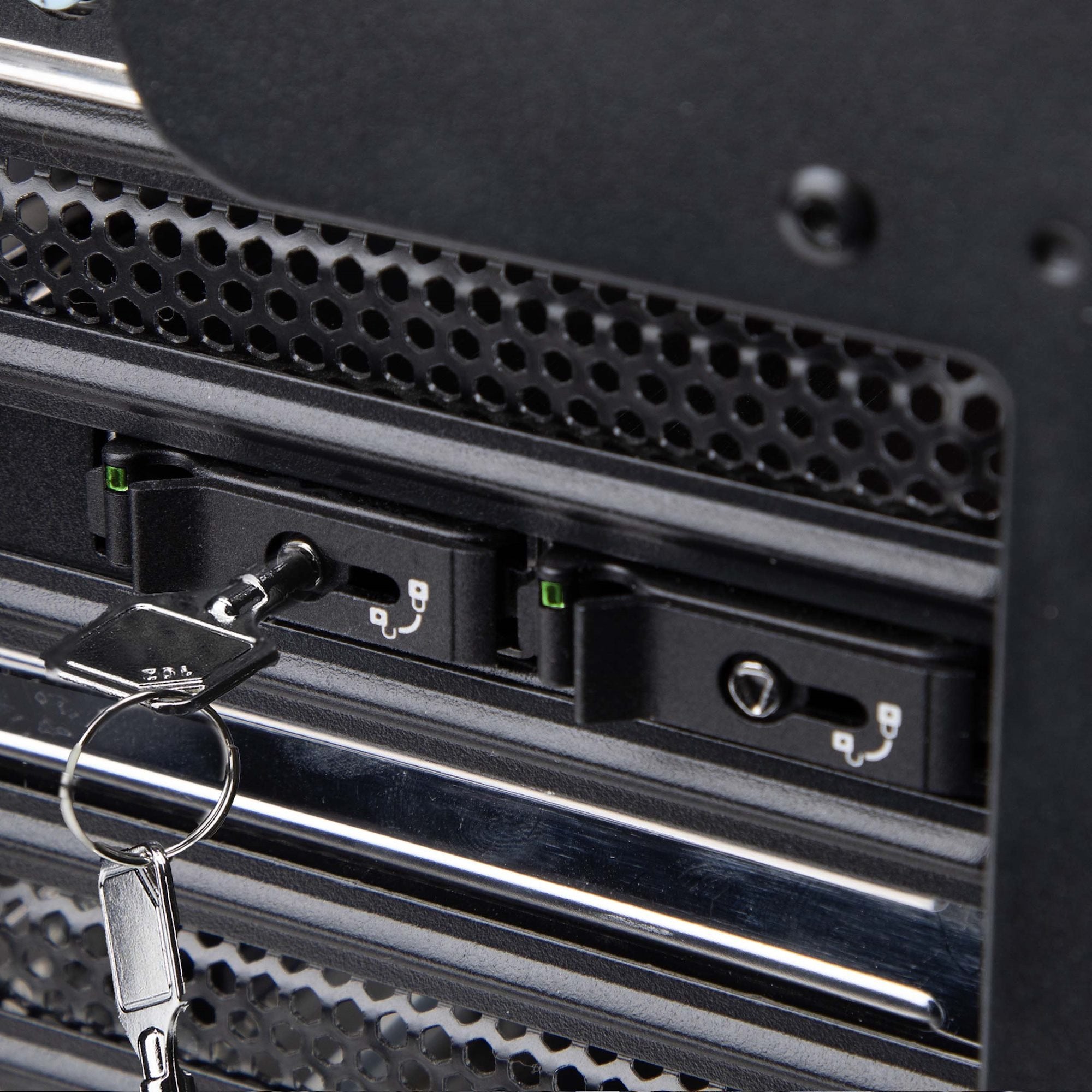 Startech.Com Dual-Bay M.2 Nvme Ssd Removable Mobile Rack For Pcie X8 Slot - Schnittstellenadaptador - M.2 Nvme Card / Pcie