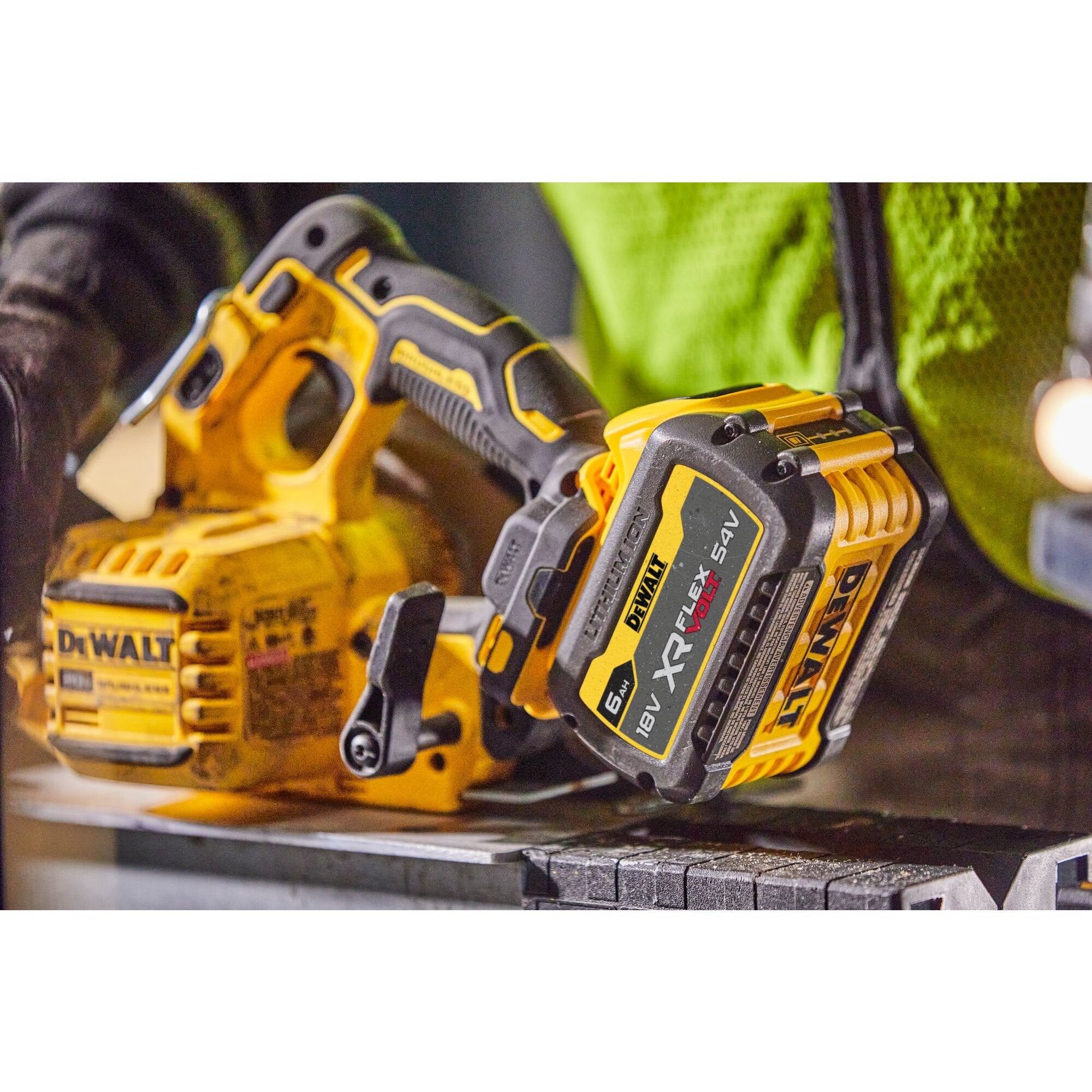 EAN 5035048739532 - DeWALT DCS573NT-XJ sierra circular portátil imagen 10