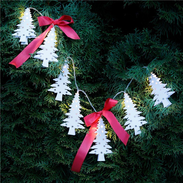 Guirnalda De Luces "Árbol De Navidad" Con 10 Led
Con Función De Temporizador, Blanco Cálido (3000 K), Funcionamiento Con Pilas