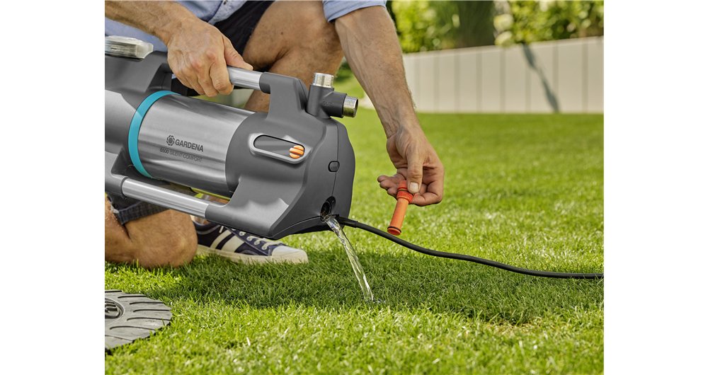 Bomba De Jardín Gardena 6500 Silentcomfort Gris Oscuro/Acero Inoxidable, 1.300 Vatios, Bluetooth, Modelo 2023