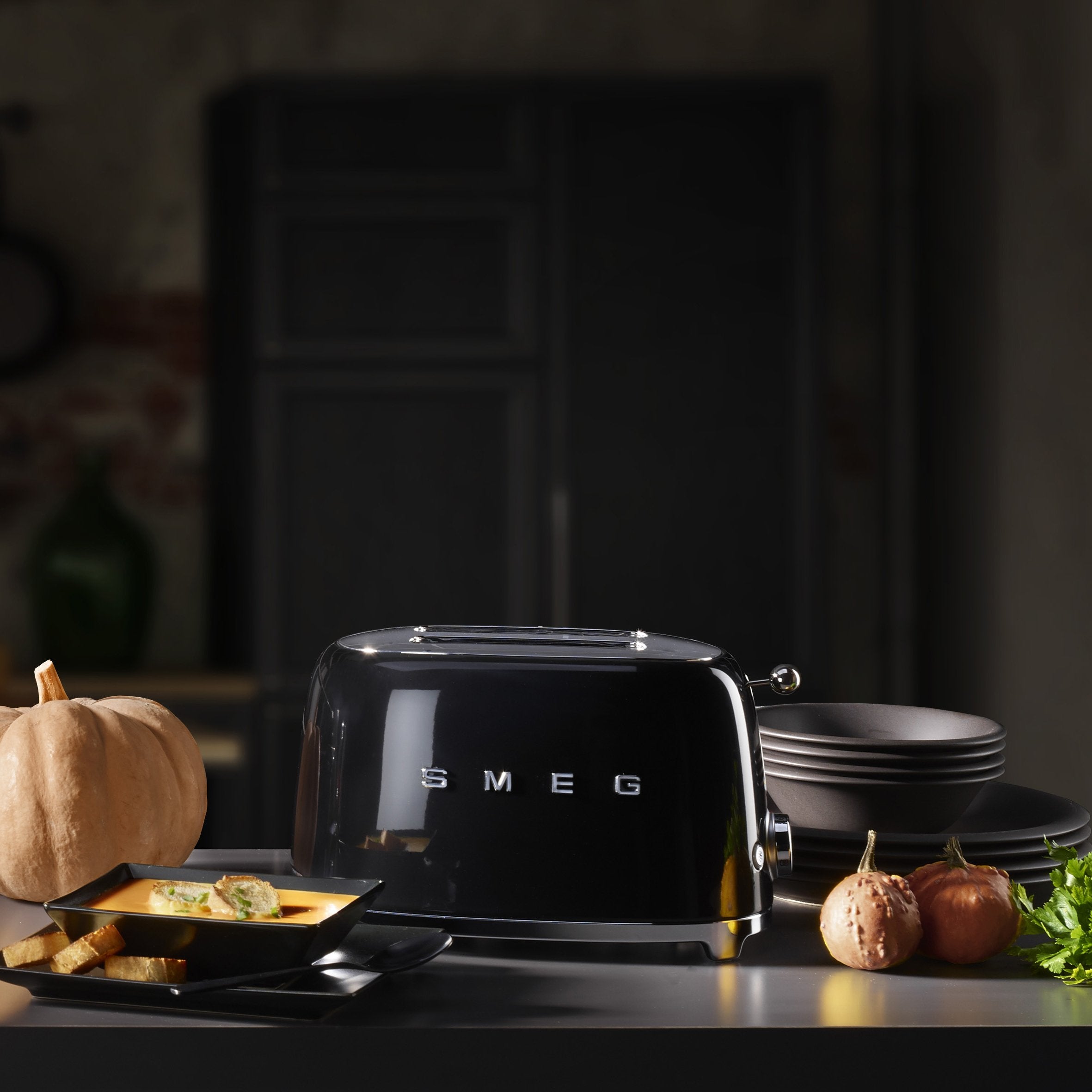 EAN 8017709187002 - Smeg TSF01BLEU tostadora 6 2 rebanada(s) 950 W Negro imagen 15