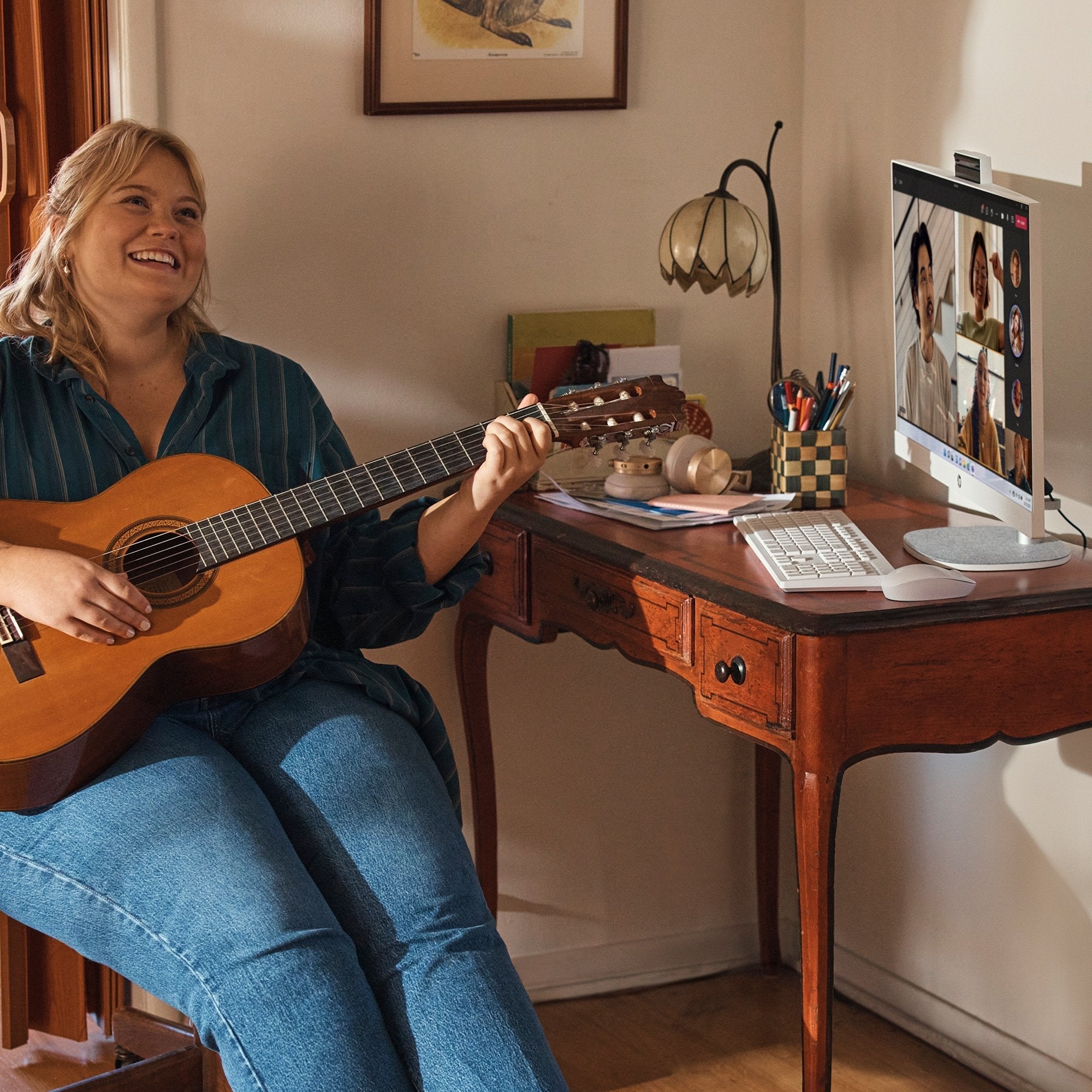 EAN 0198122505647 - HP 27-cr0026ns AMD Ryzen™ 3 7320U 68,6 cm (27") 1920 x 1080 Pixeles PC todo en uno 8 GB LPDDR5-SDRAM 512  imagen 14