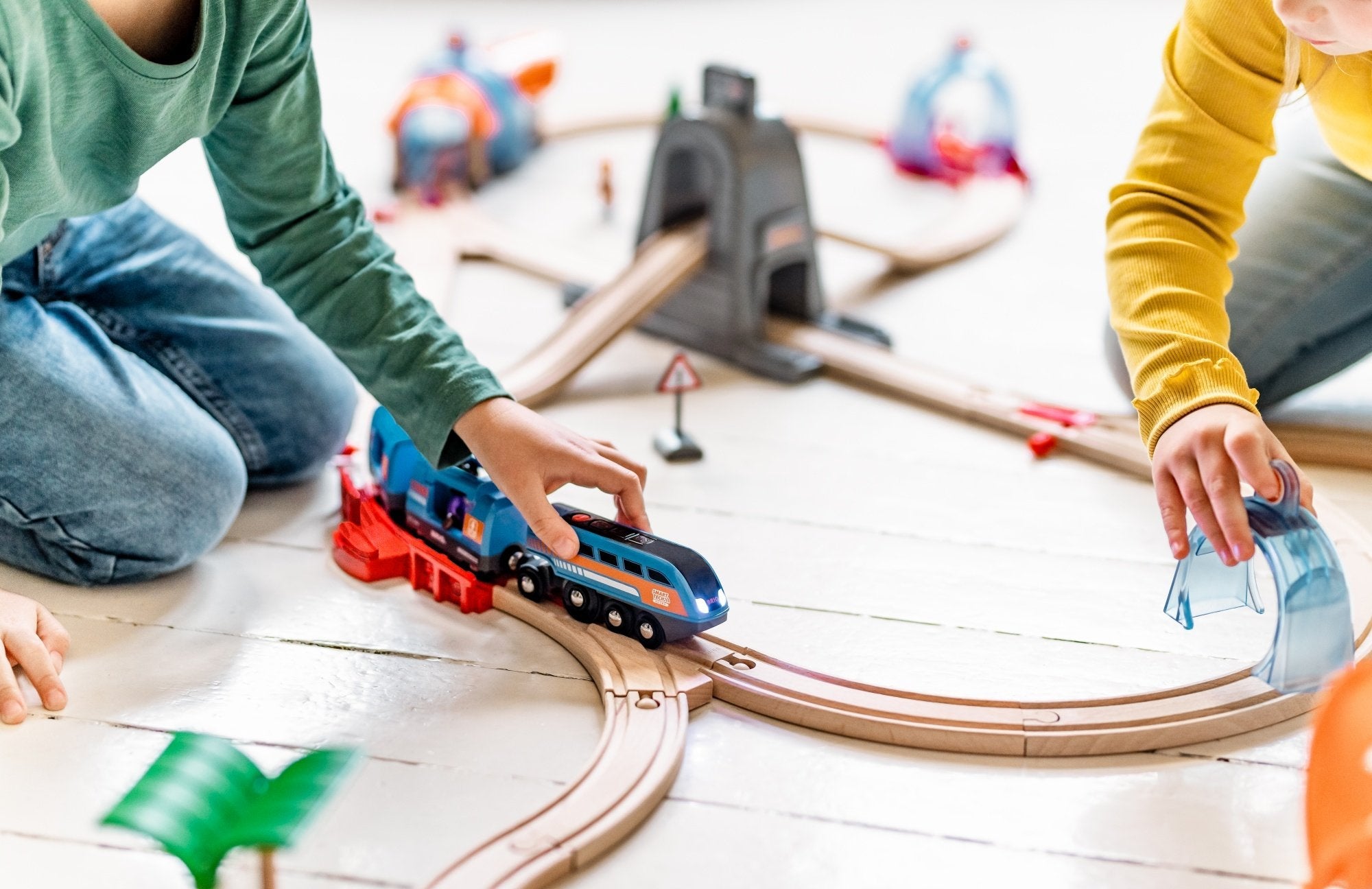 Brio 7312350339727 Pista Para Vehículos De Juguete De Plástico, Madera, Ferrocarril Niño/Niña, 3 Año(S), Vehículo Incluido, Aaa, De Plástico, Madera, Multicolor