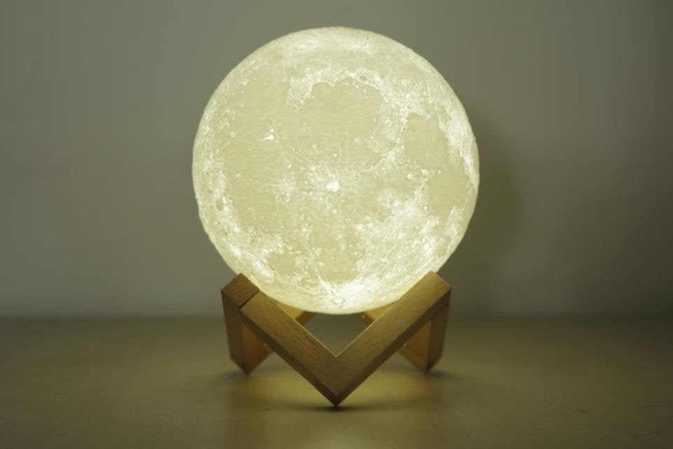Denver Azultooth-Lautsprecher Mit 3d-Monddesign Und Licht