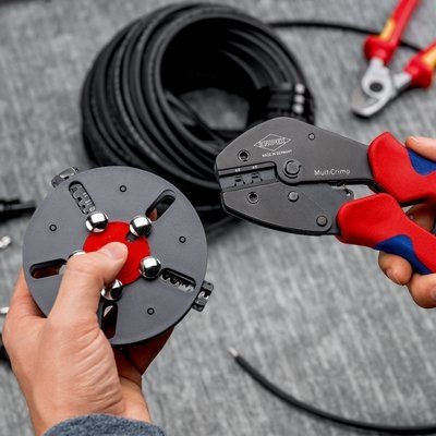 EAN 4003773092599 - Knipex 97 33 03 crimpadora Herramienta para prensar Azul, Rojo imagen 2