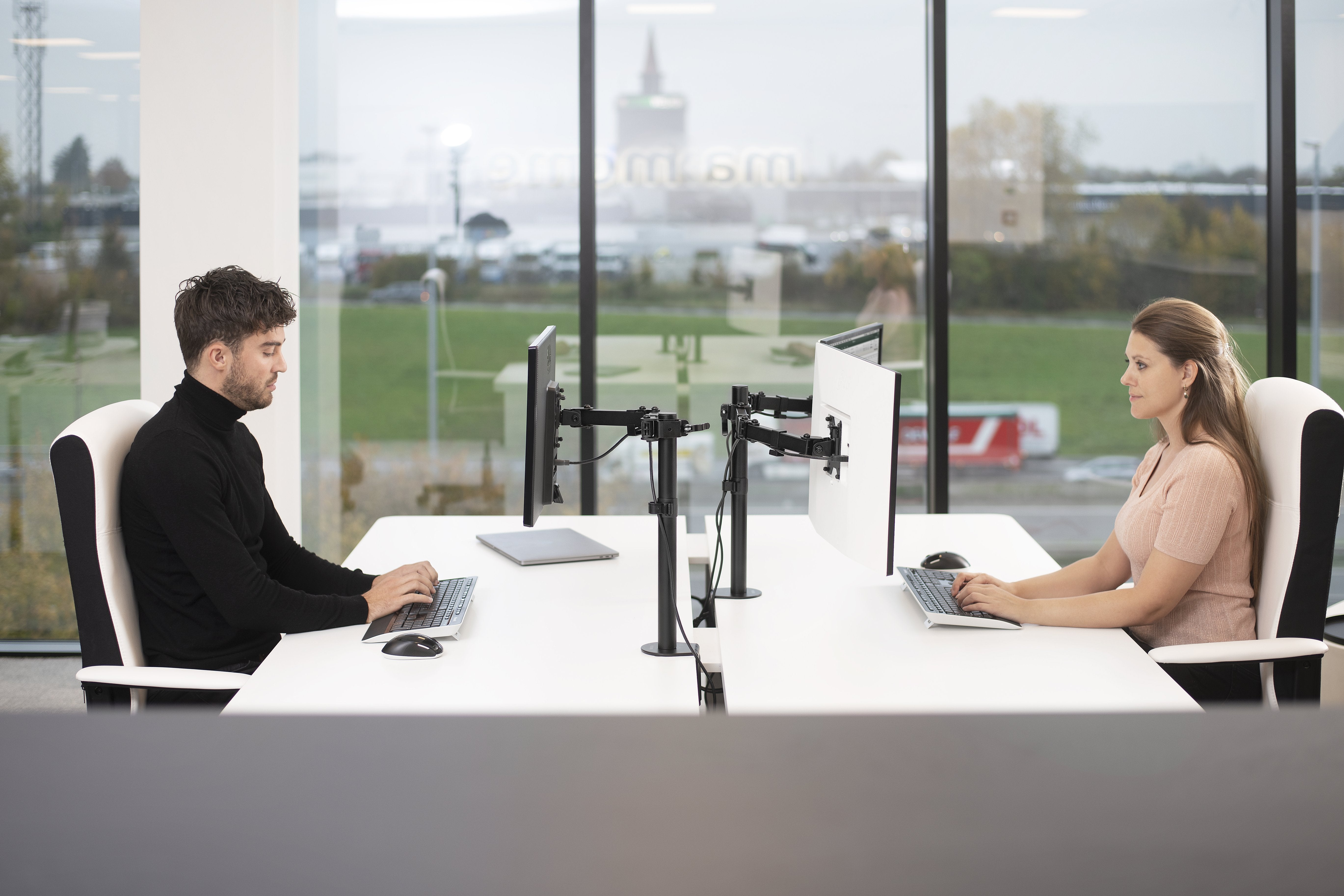 EAN 4740219000007 - Vision VFM-DPD2B soporte para monitor 68,6 cm (27") Escritorio Negro imagen 5