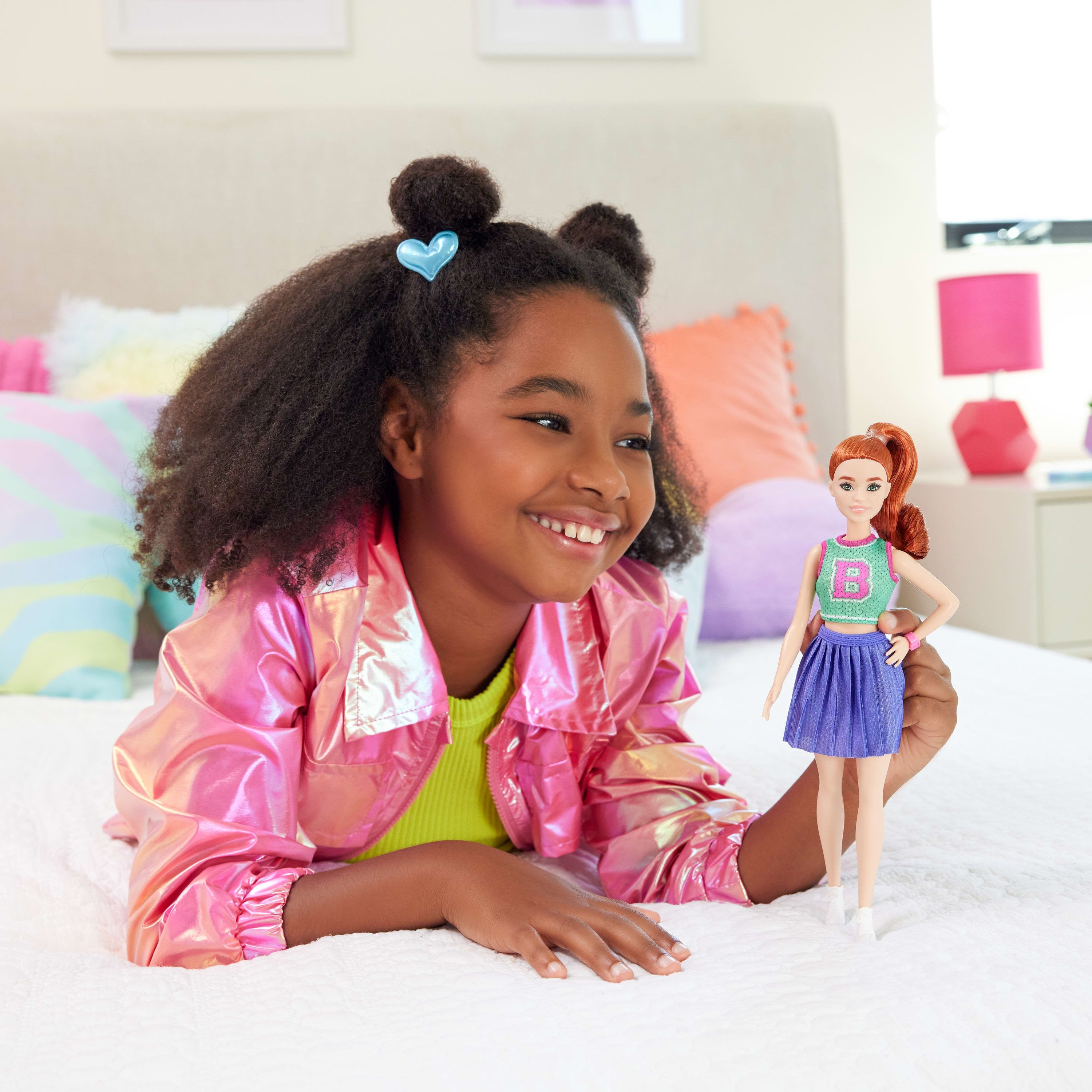 EAN 0194735255603 - Barbie Fashionistas HYT90 muñeca imagen 2