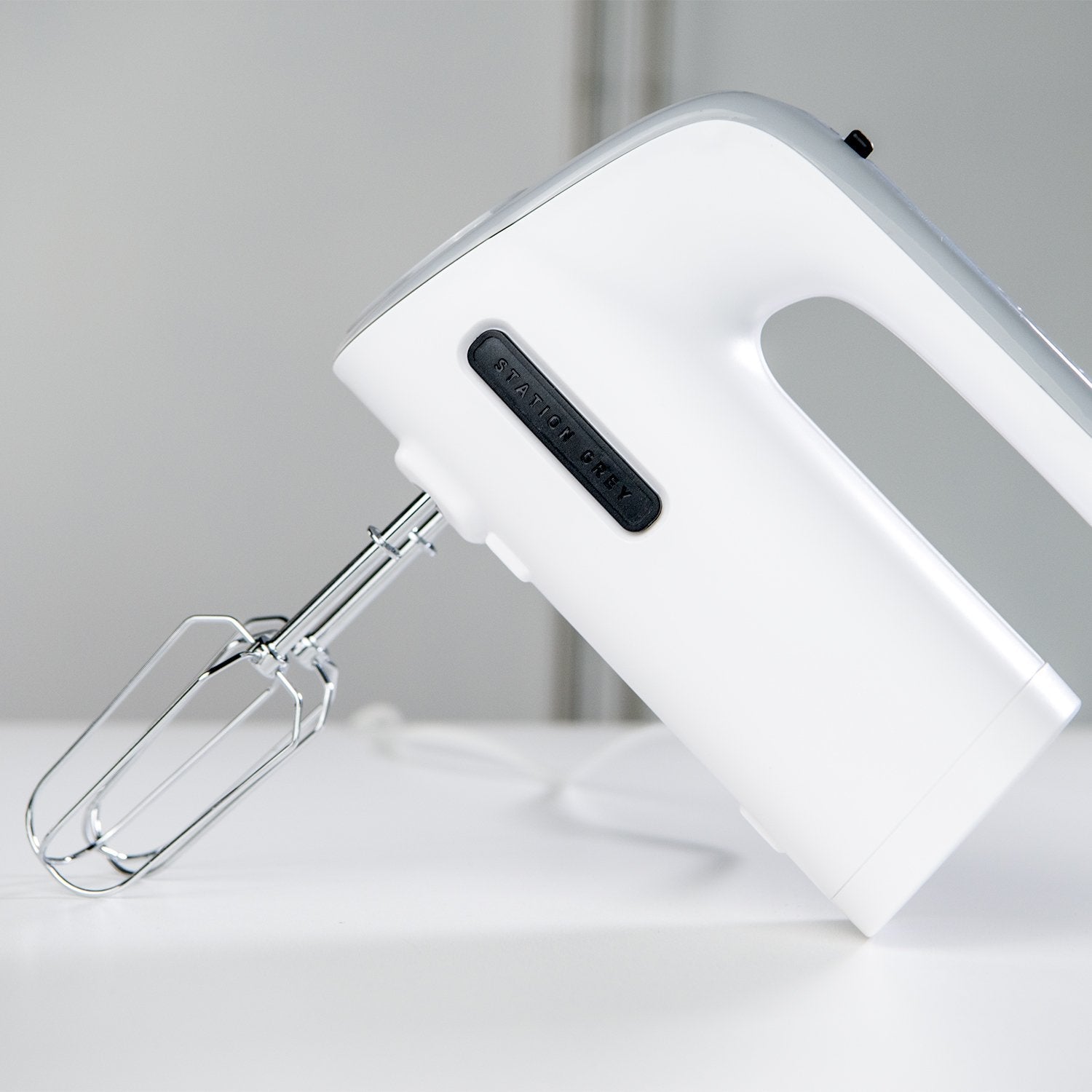 Batidora Amasadora Taurus 913528000 Station Grey 300w Gris, Blanco