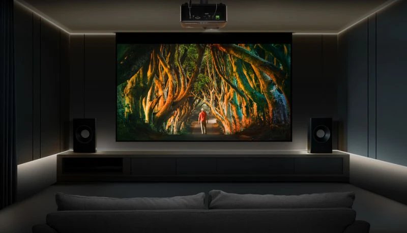 Laser Projector 4k Uhd (3840x2160) 5200 Rgb Lumen (2000 Ansilumen), Tr 1,40-2,24