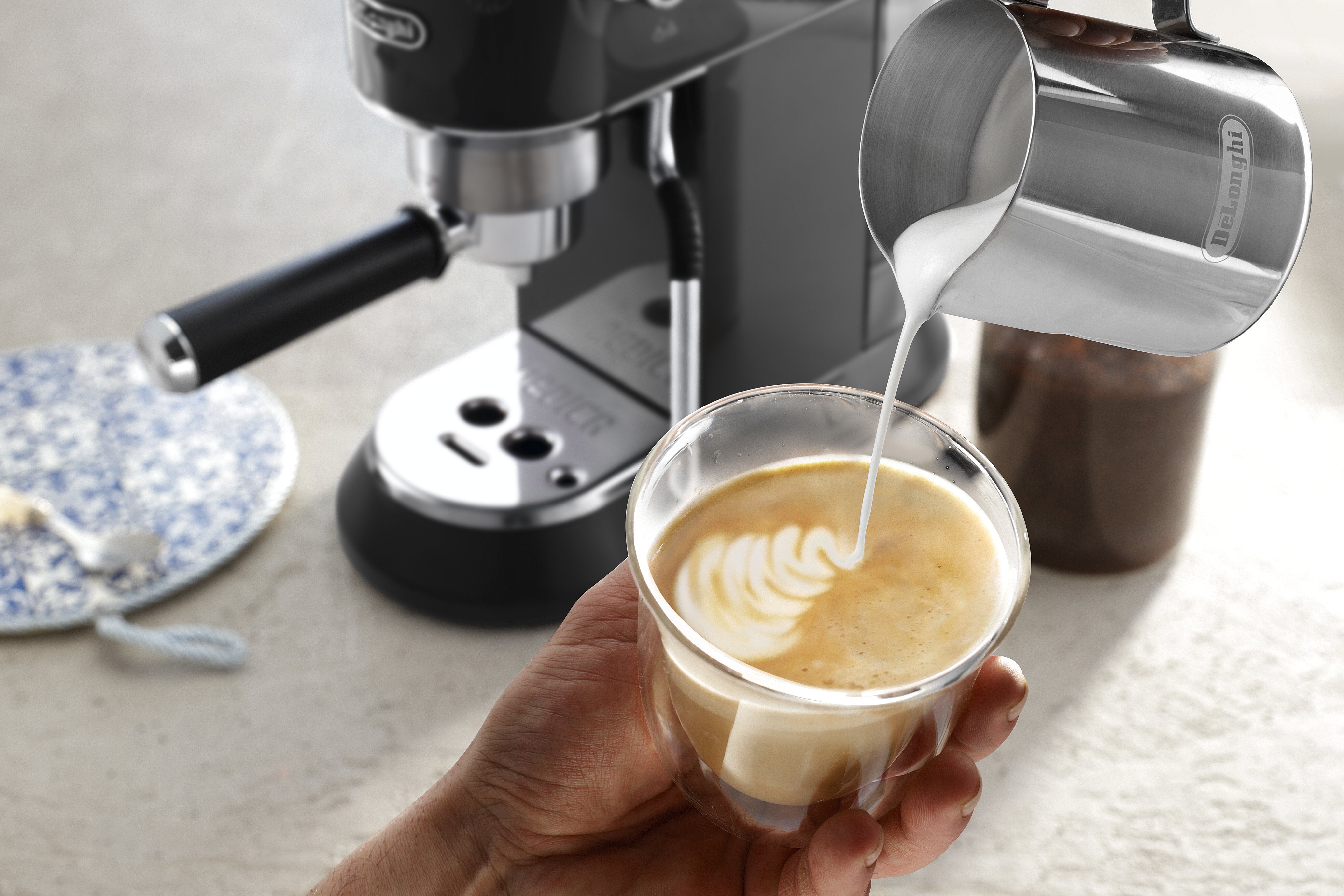 EAN 8004399024922 - De’Longhi EC885.GY Manual Máquina espresso 1 L imagen 5