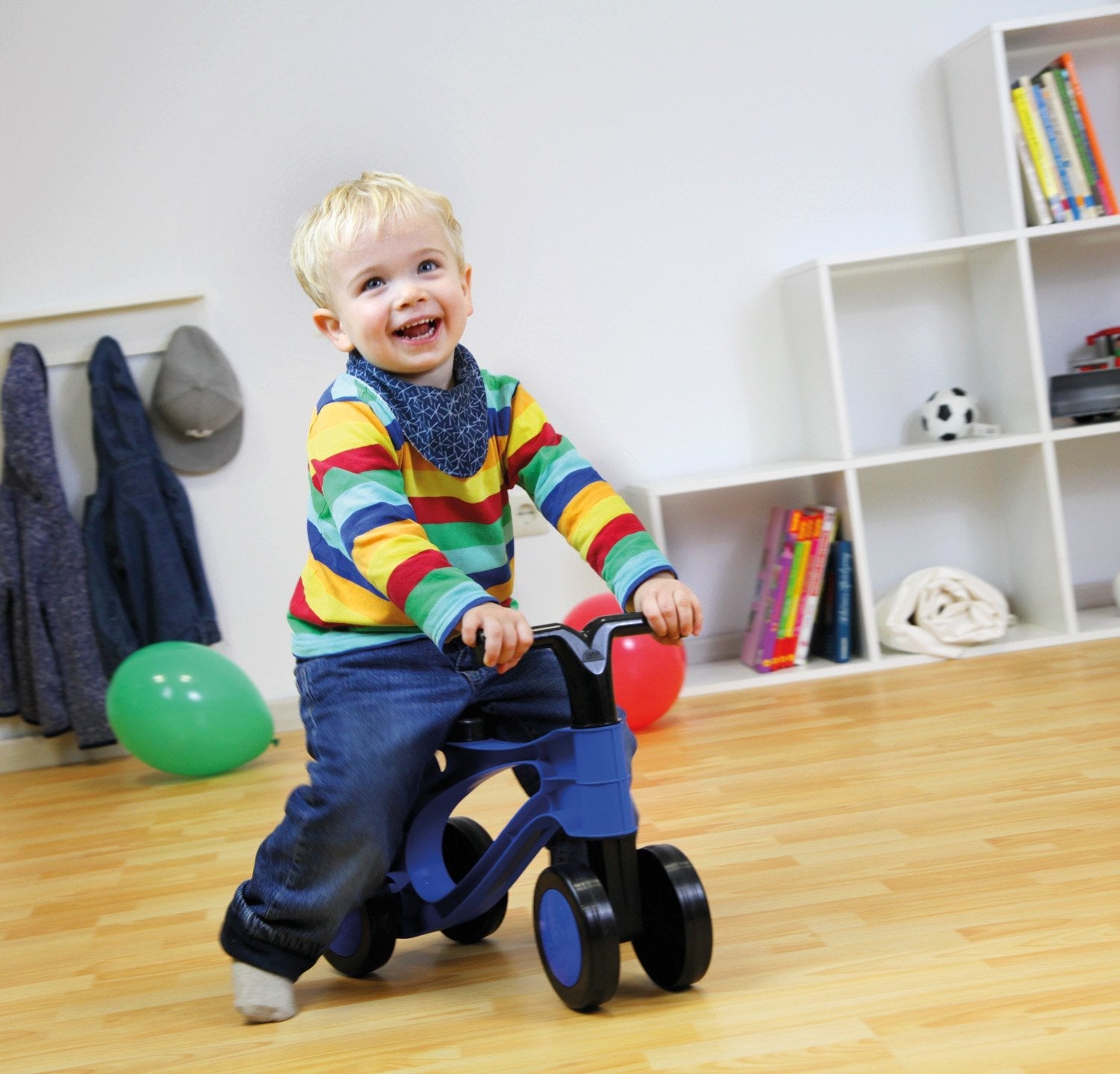 EAN 4006942812509 - Lena 07168 scooter Niños Patinete de cuatro ruedas Negro, Azul imagen 6