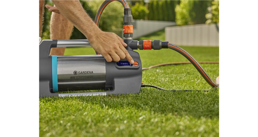 Bomba De Jardín Gardena 6500 Silentcomfort Gris Oscuro/Acero Inoxidable, 1.300 Vatios, Bluetooth, Modelo 2023