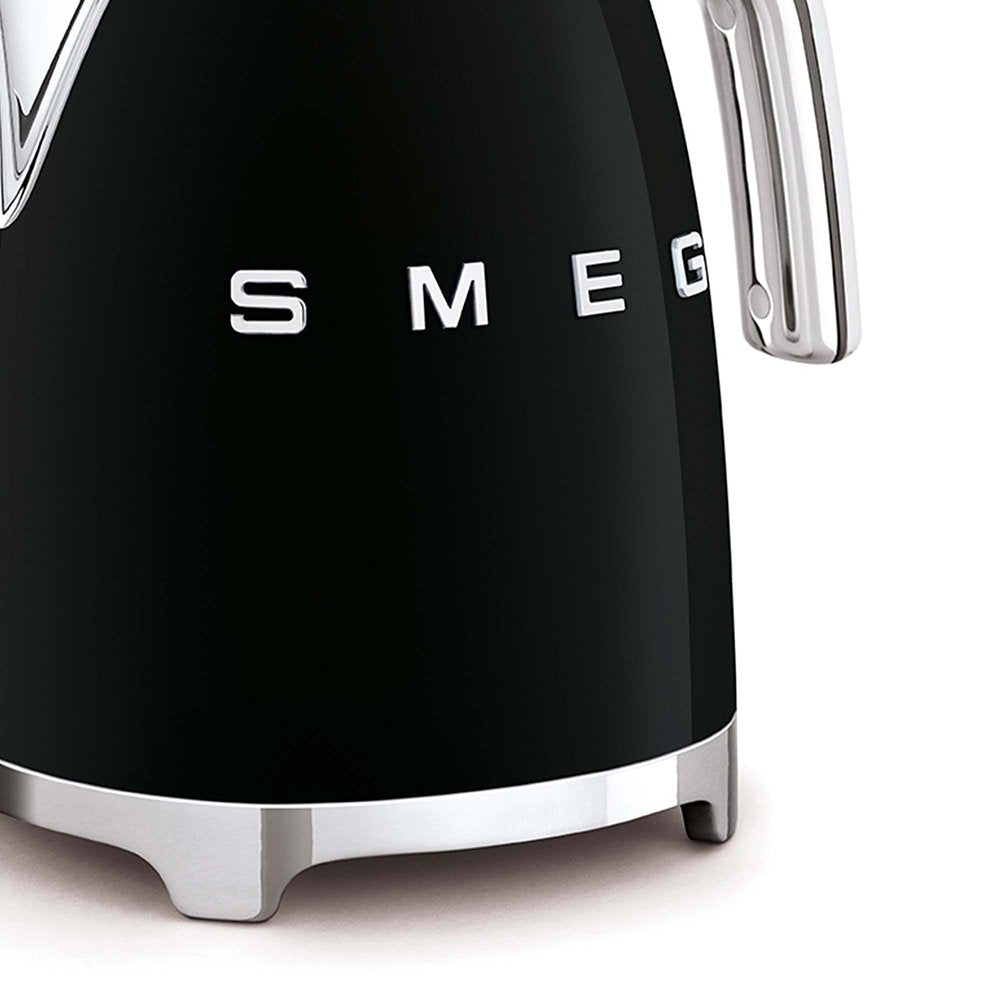 EAN 8017709227791 - Smeg KLF03BLEU tetera eléctrica 1,7 L 2400 W Negro imagen 5