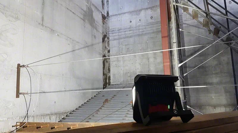 EAN 3165140976411 - Bosch GLI 18V-4000 C PROFESSIONAL Negro, Azul LED imagen 2