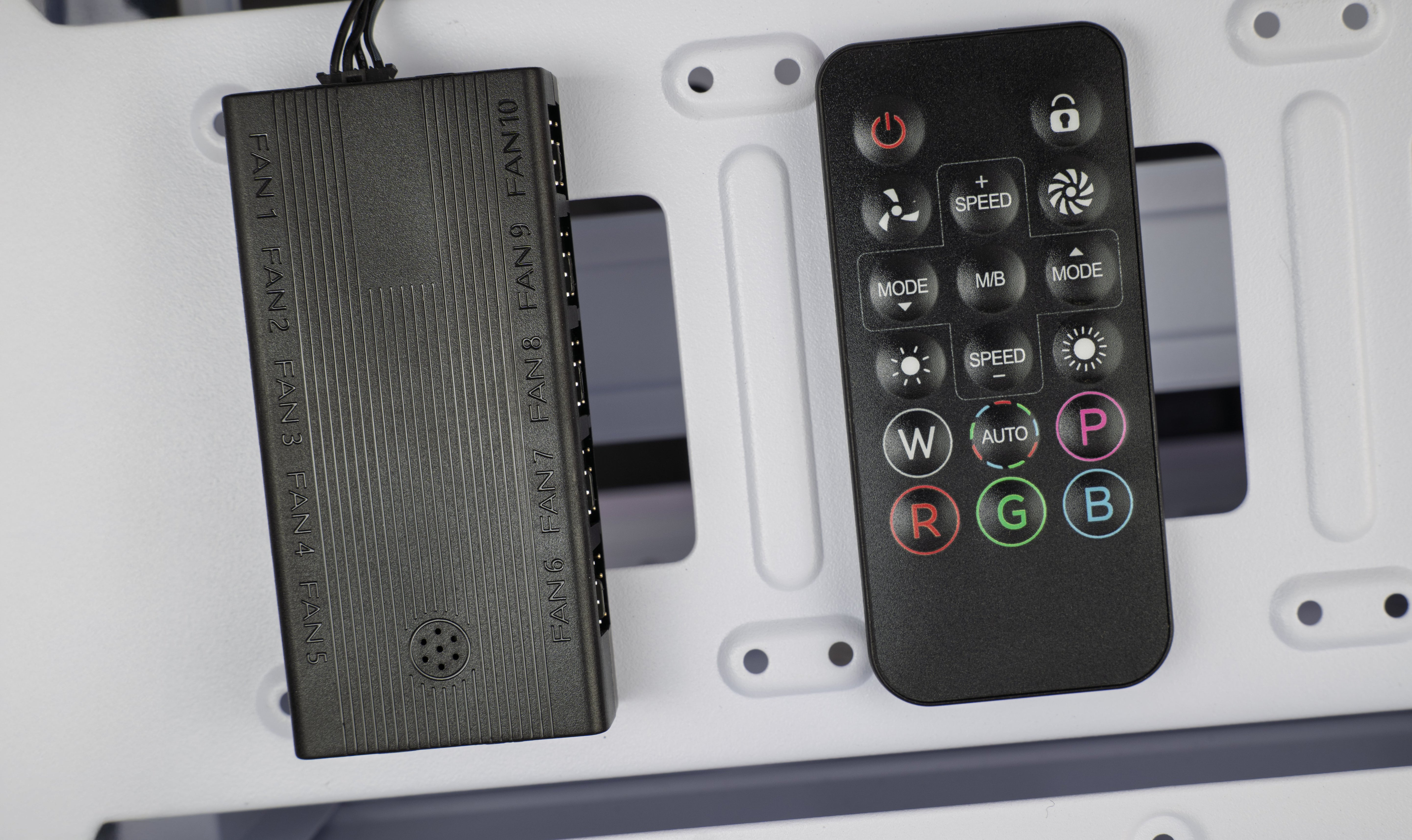 EAN 8435693110026 - Mars Gaming MFHUB accesorio o pieza de sistema de refrigeración para ordenador Controlador RGB direcciona imagen 5
