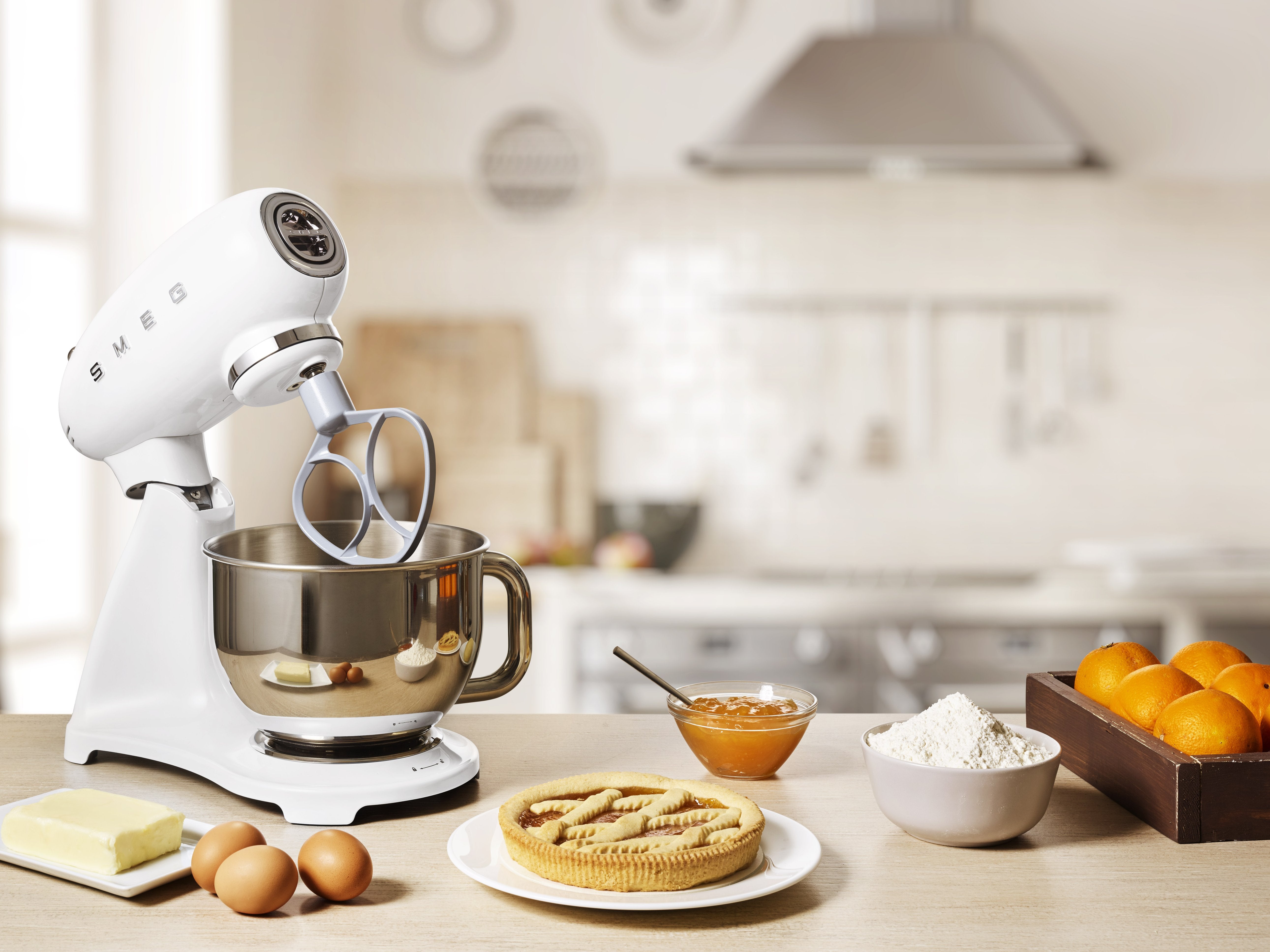 EAN 8017709277697 - Smeg SMF03WHEU batidora Batidora de varillas 800 W Blanco imagen 12