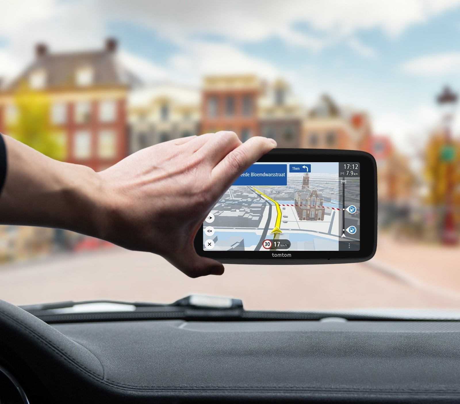 EAN 0636926106924 - TomTom GO Superior navegador Fijo 15,2 cm (6") Pantalla táctil Negro imagen 3