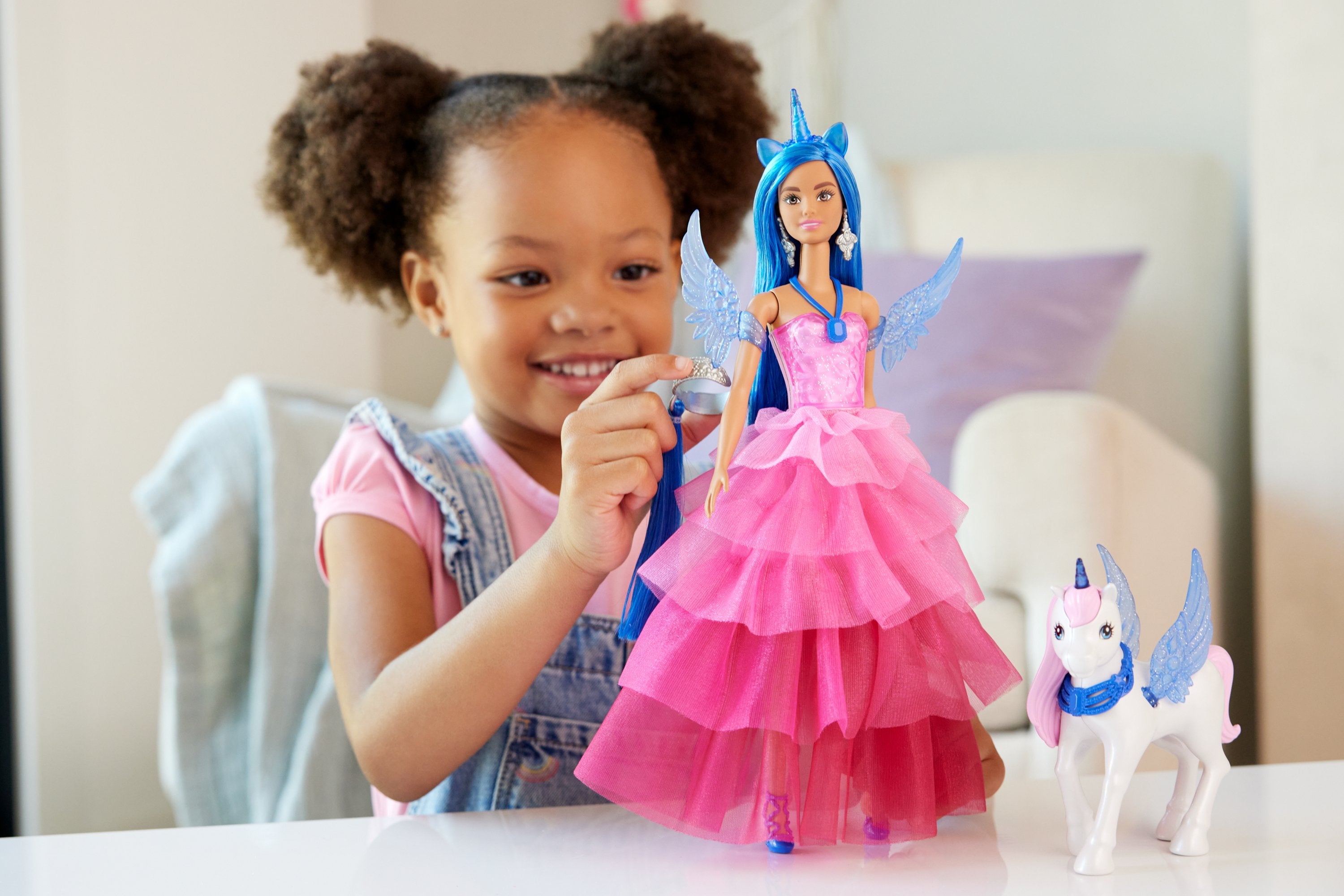 EAN 0194735183777 - Barbie A Touch of Magic HRR16 muñeca imagen 3