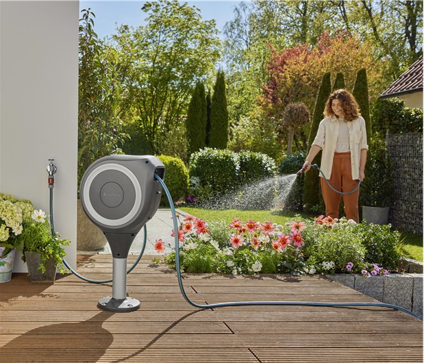 Gardena Caja Para Mangueras De Terraza Rollup M, 20 Metros, Enrollador De Manguera Gris/Blanco, Incluida Jeringa De Limpieza 18617-20