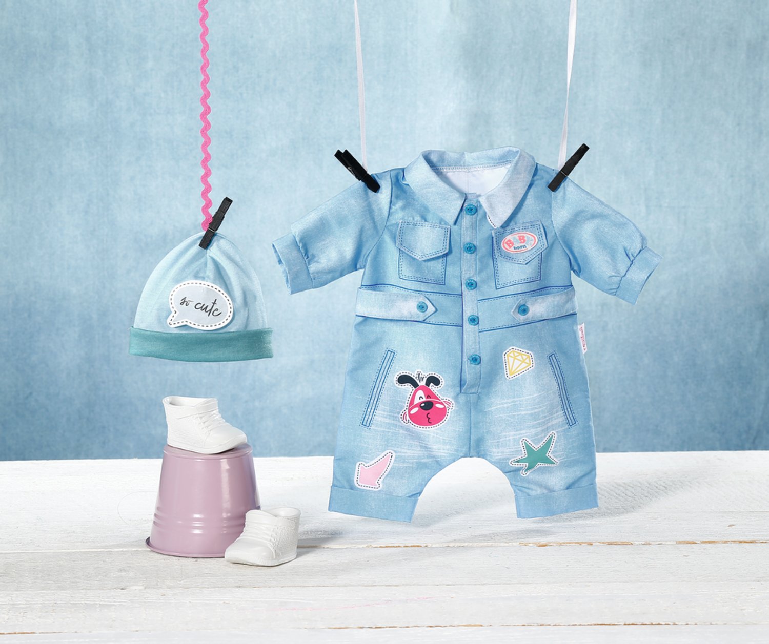 Zapf Creation Baby Born® Deluxe Jeans Peto 43cm, Accesorios Para Muñecas De Una Pieza, Gorro Y Zapatos 832592