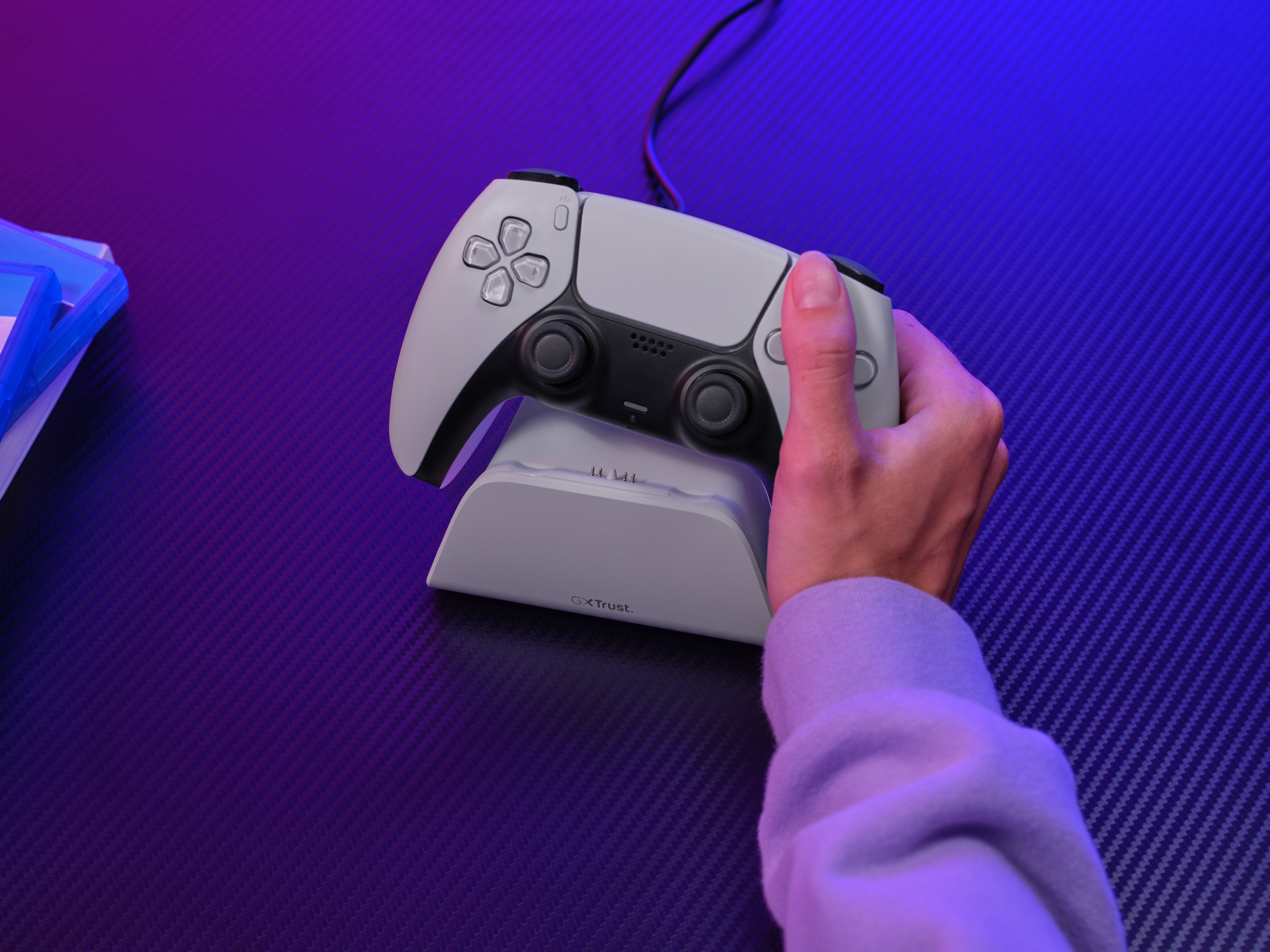 Base De Carga Rapida Para Ps5 Gxt 255 Blanco Trust Soporte De Carga Rápida / Indicadores Lumínicos