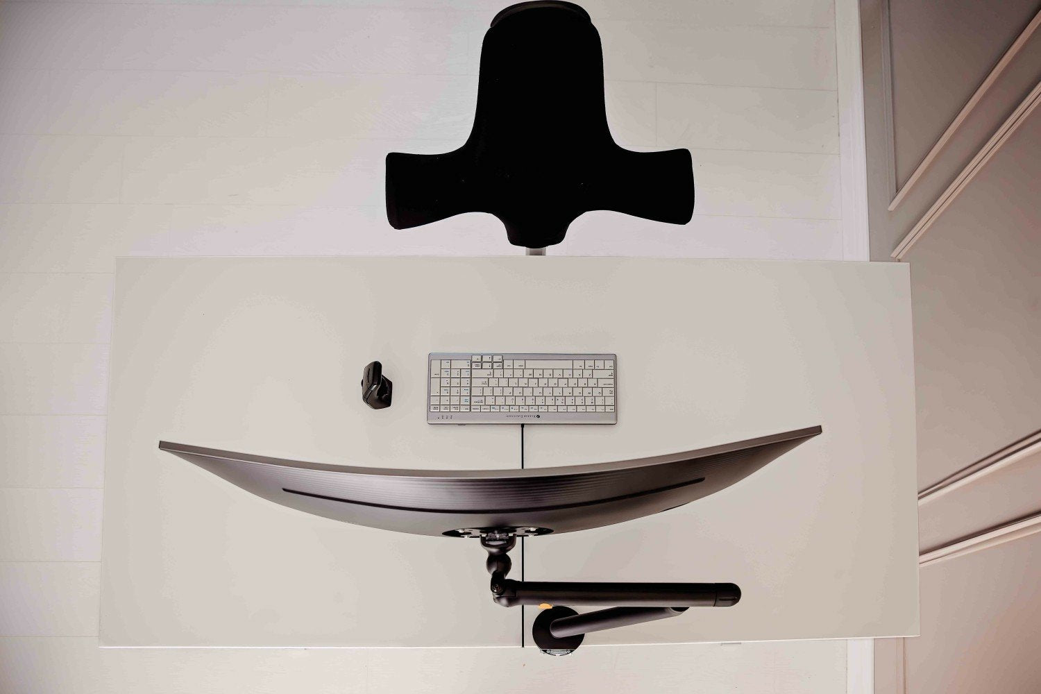 EAN 8719274677017 - BakkerElkhuizen BE Flexible Single 88,9 cm (35") Escritorio Negro imagen 4