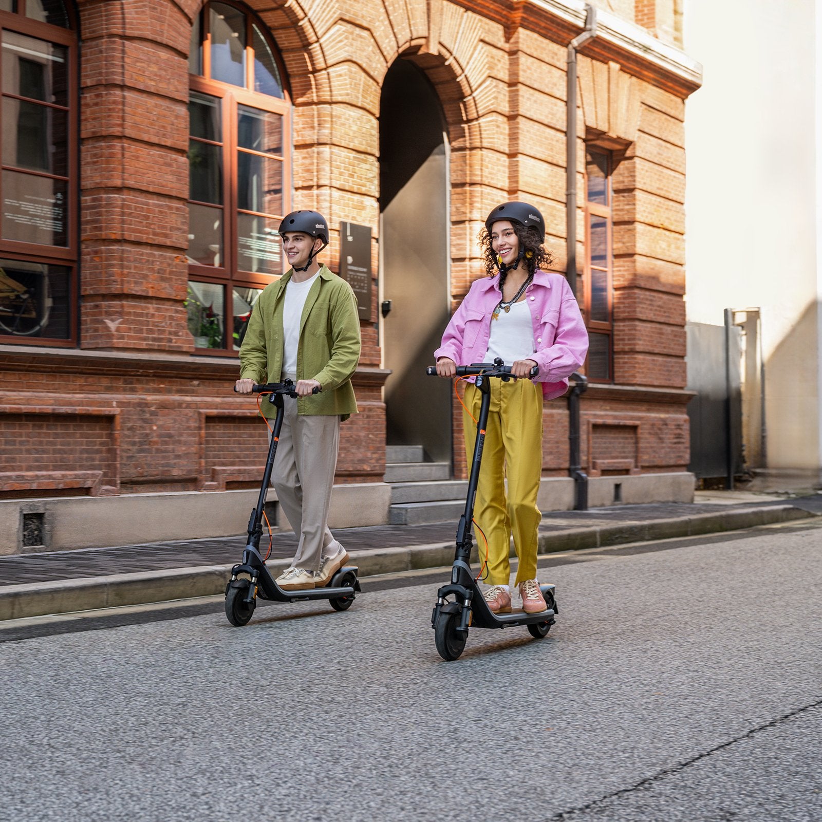 EAN 8721008535333 - Ninebot by Segway E2 II Negro 20 kmh imagen 6
