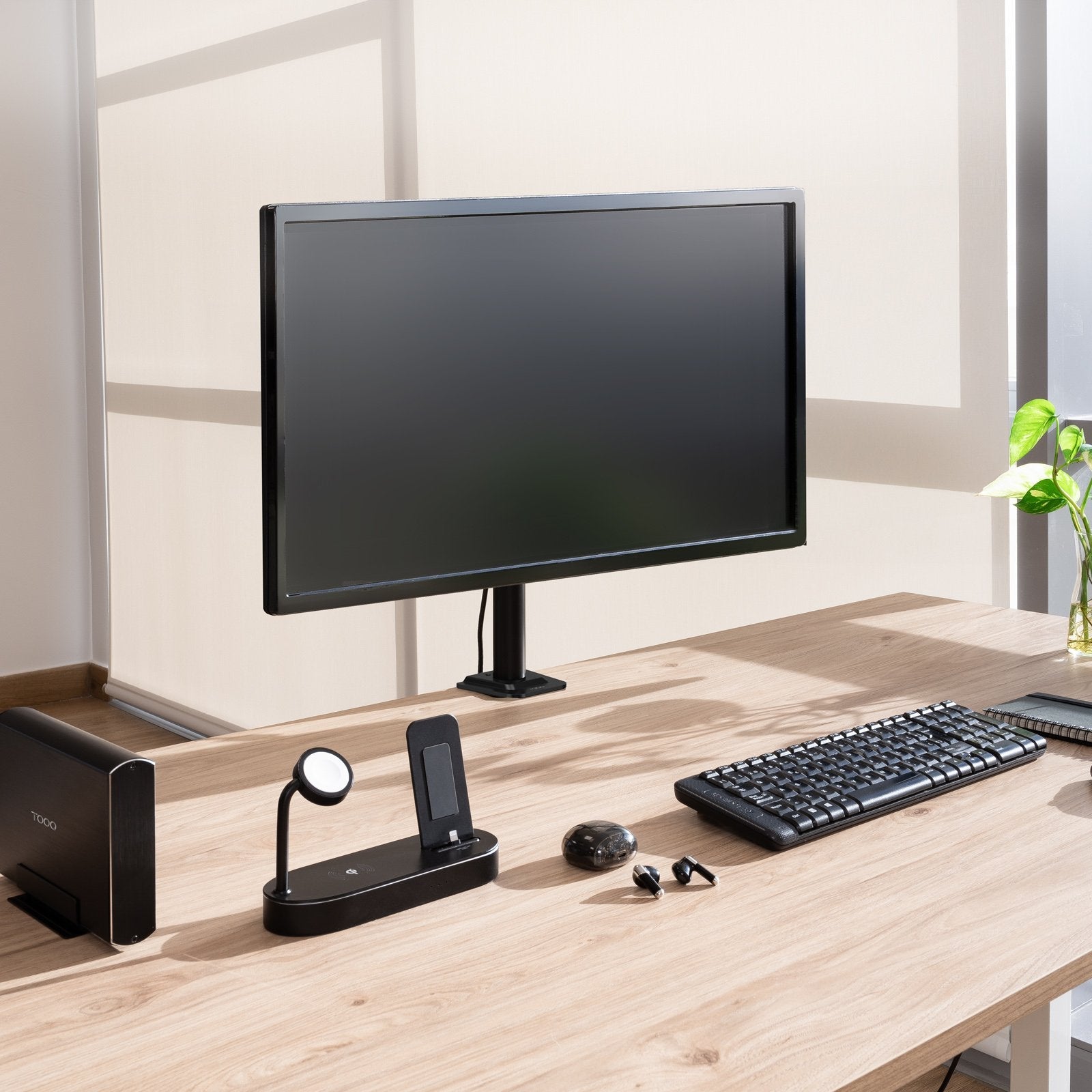 Soporte De Mesa Para Monitor Tooq Db1130tn-B Giratorio Inclinable Hasta 10kg