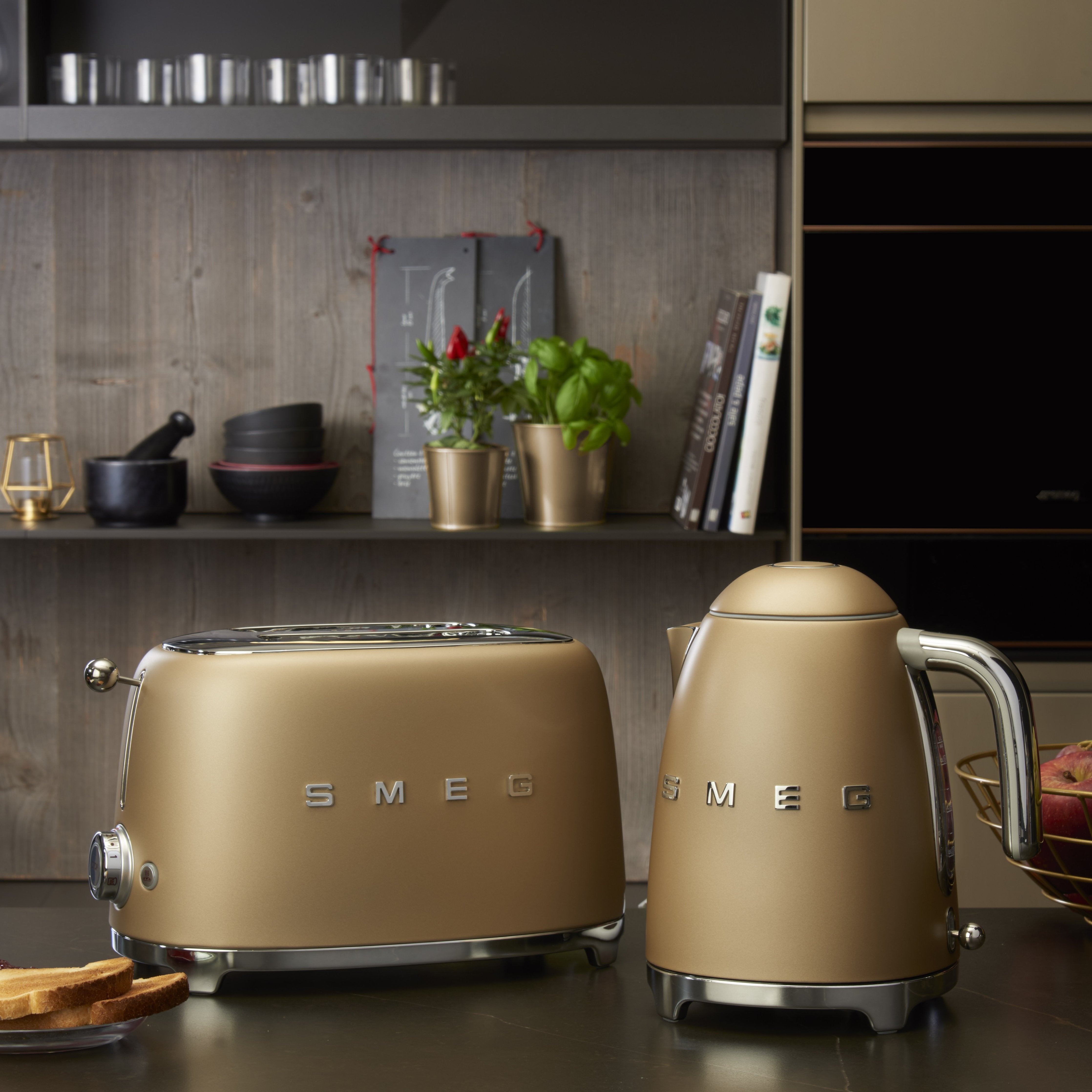 EAN 8017709290832 - Smeg TSF01CHMEU tostadora 6 2 rebanada(s) 950 W Champán imagen 9