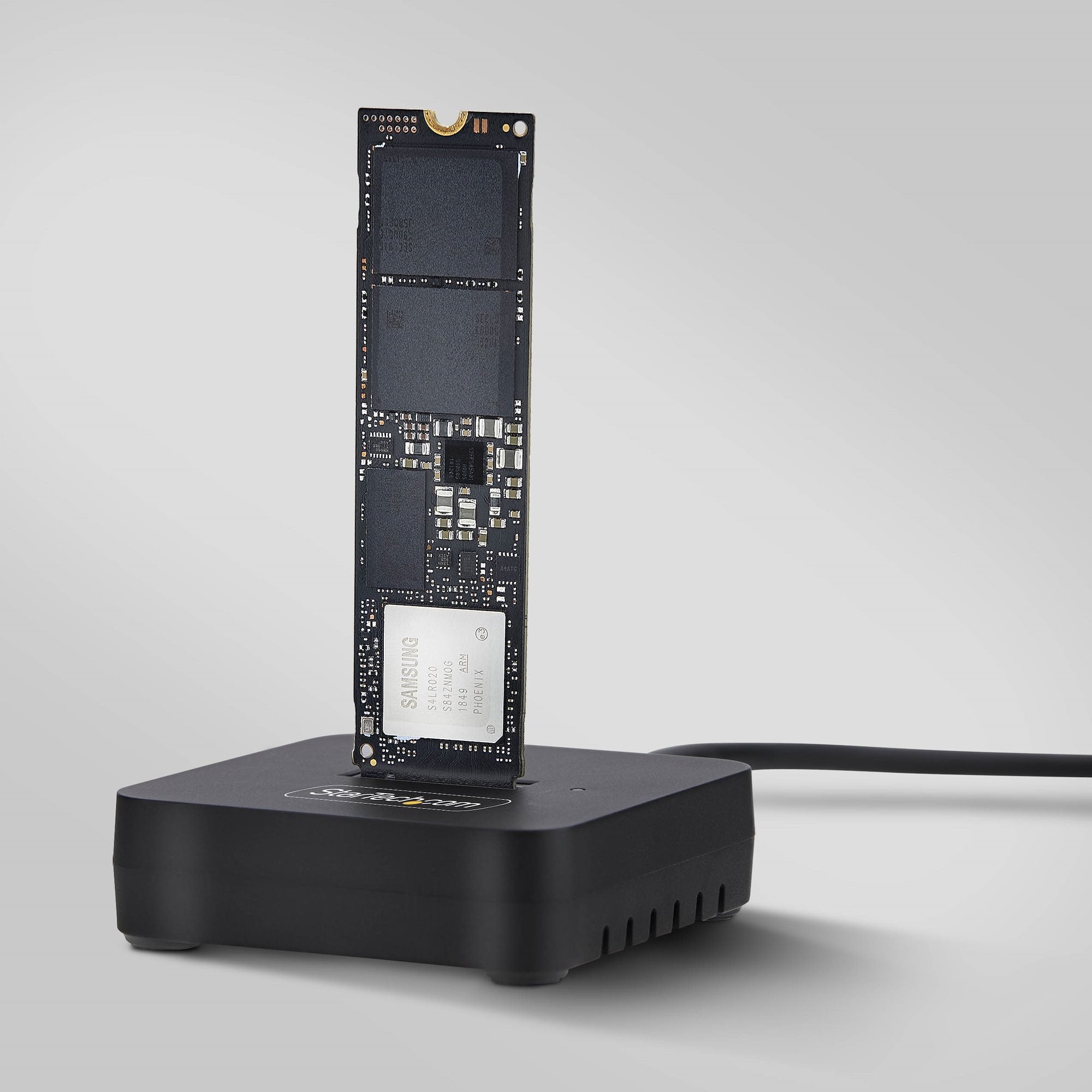 EAN 0065030912563 - StarTech.com 1USB3-NVME-DOCK base de conexión para disco duro USB 3.2 Gen 2 (3.1 Gen 2) Type-C Negro imagen 5