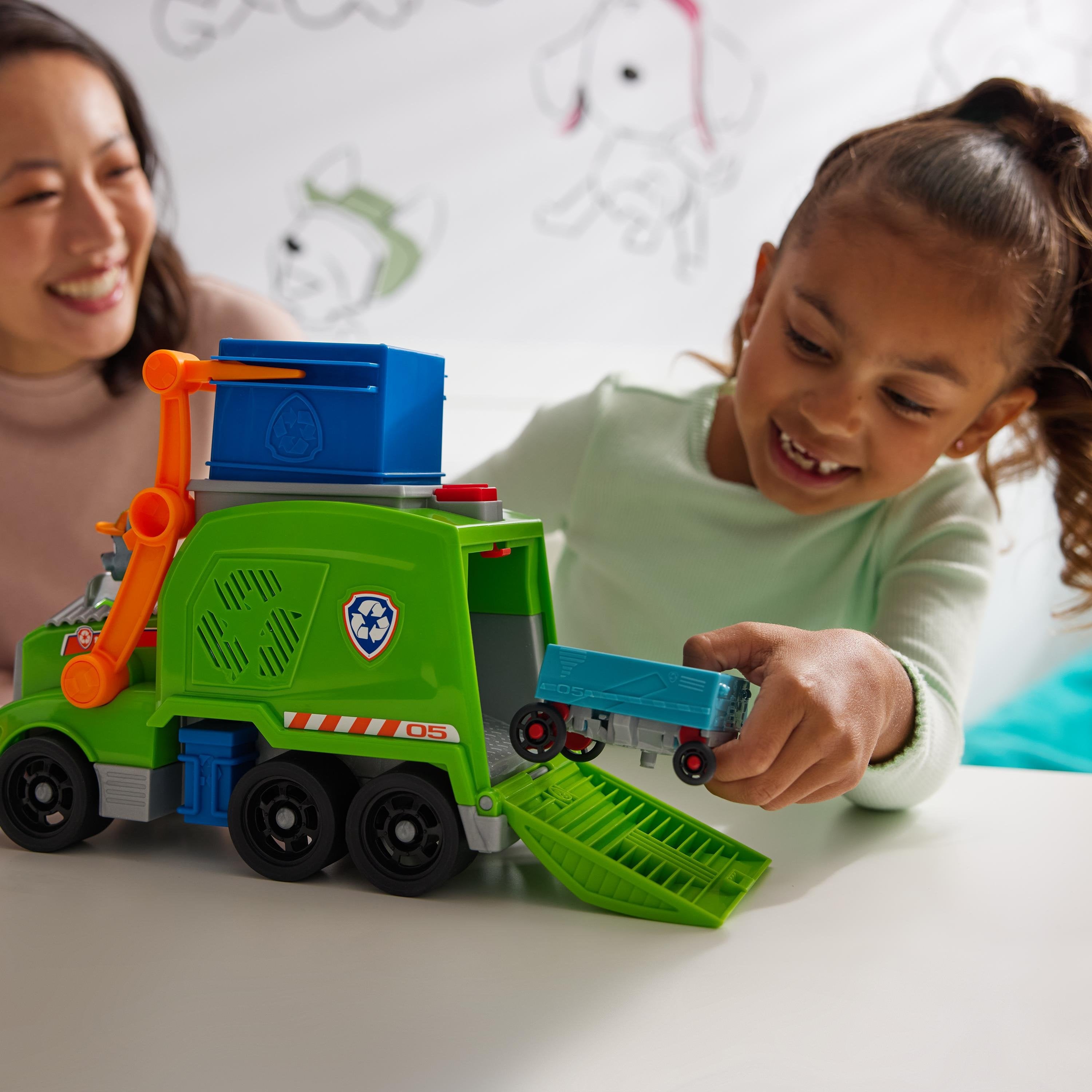 EAN 0681147038226 - PAW Patrol Crush N’ Roll Recycling Truck imagen 4