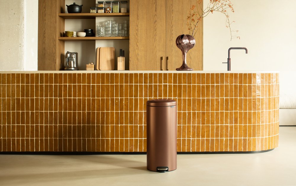 EAN 8710755238789 - Brabantia 238789 cubo de basura Alrededor Acero Bronce imagen 4