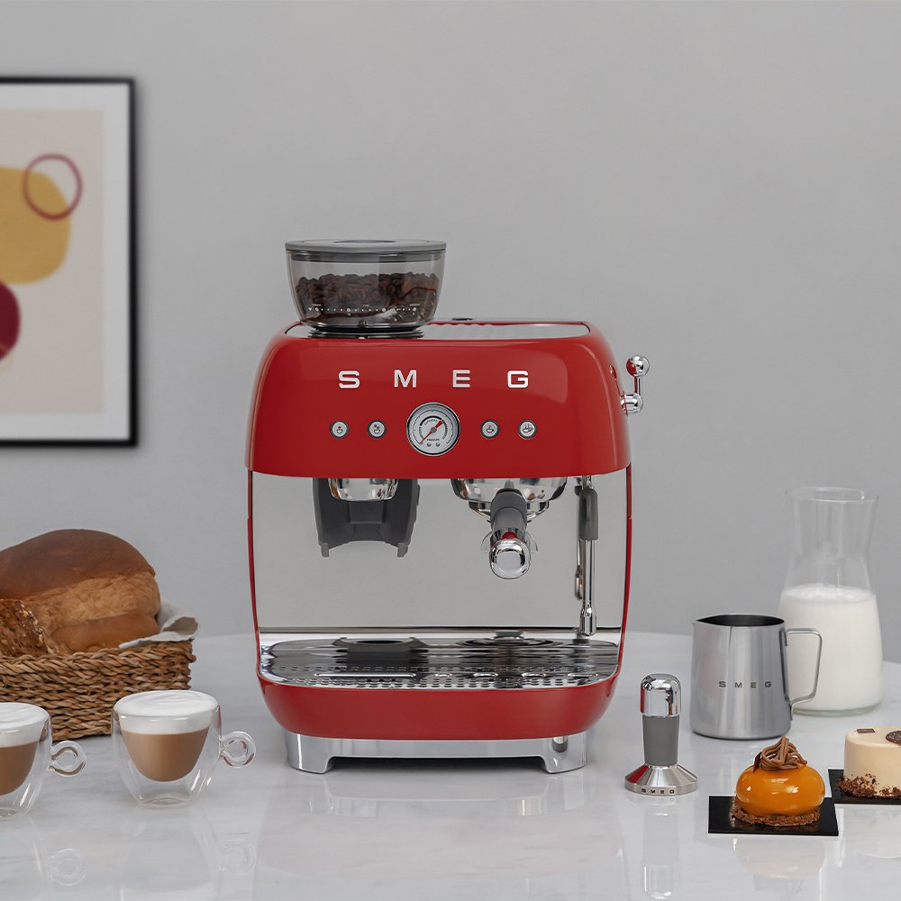 Smeg Egf03rdeu Espressomaschine, Kaffeevollautomat 50s Style, Rojo