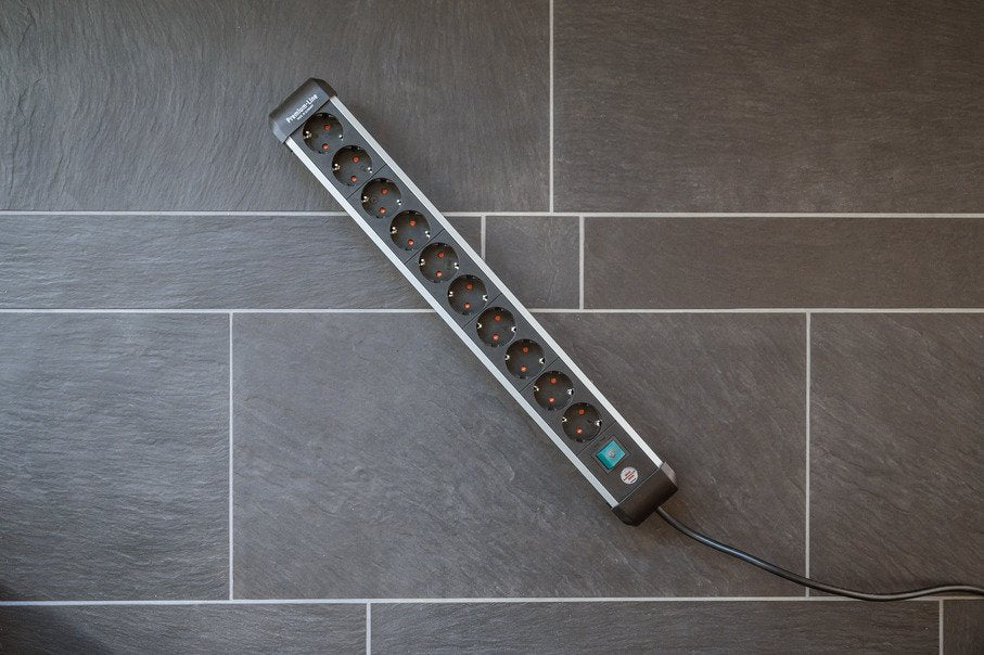 EAN 4007123677412 - Brennenstuhl 1391030000 base múltiple 3 m 10 salidas AC Interior Negro, Plata imagen 10