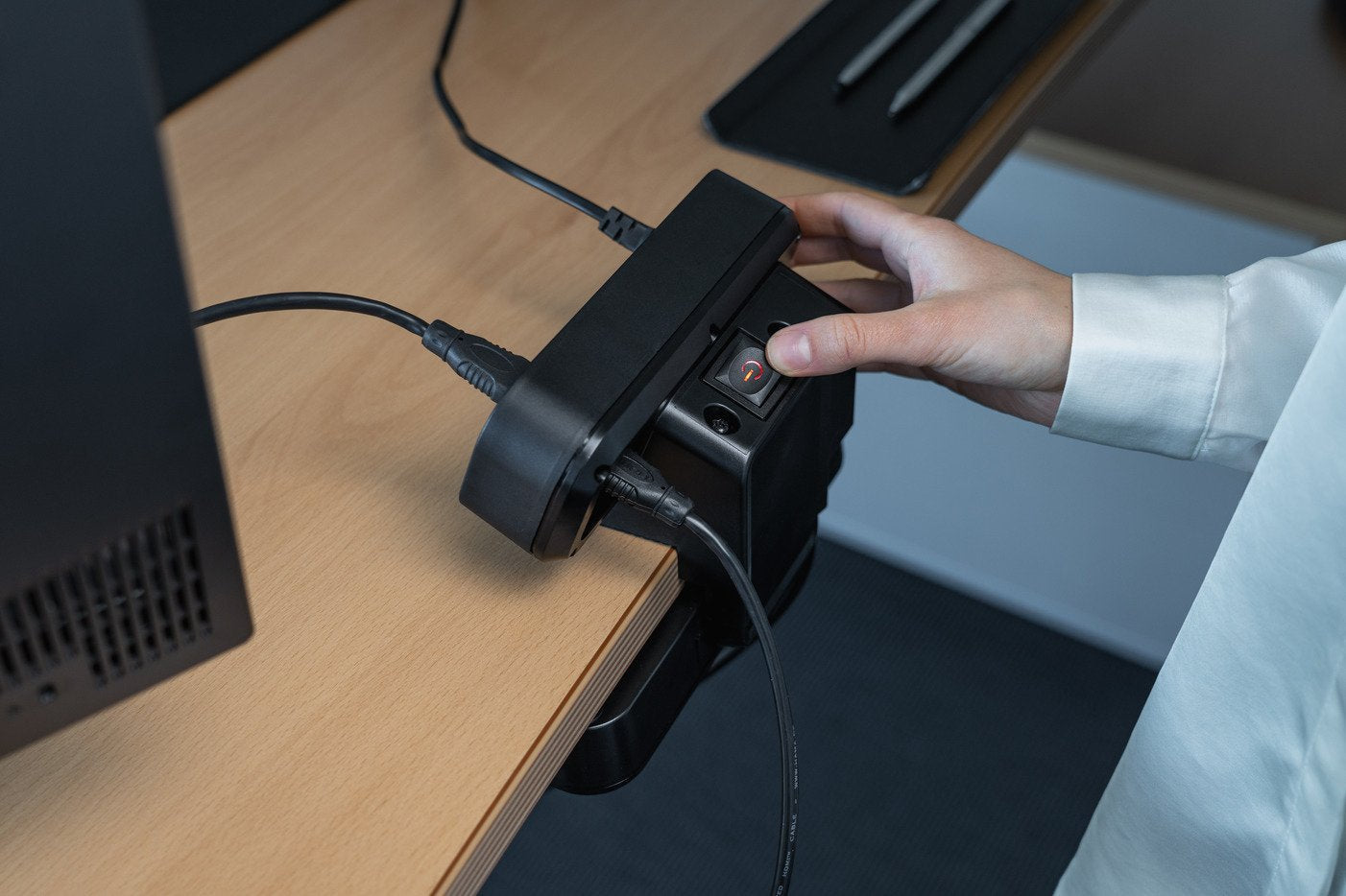 Brennenstuhl 1153580100 Base Múltiple 2 M 10 Salidas Ac Interior Negro, Plata