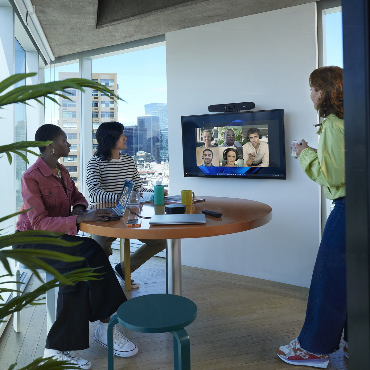 EAN 5715063710623 - HP Poly Studio R30 USB Video Bar Gris 3840 x 2160 Pixeles imagen 8